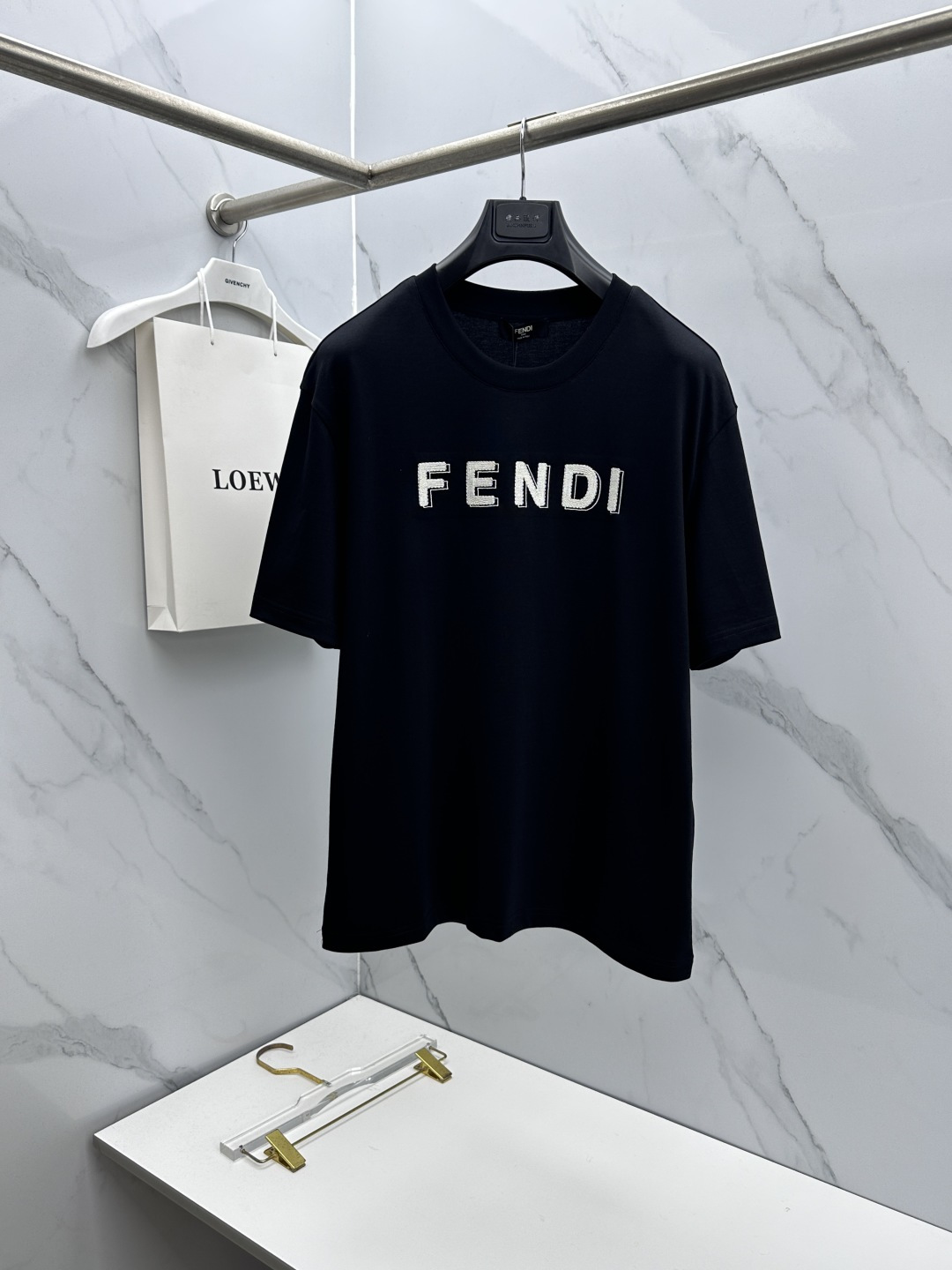 🆕Fendi芬迪 新款首发专柜最新款短袖圆领T恤 高端订制 胸前logo设计 高定面料.手感柔软.穿着舒