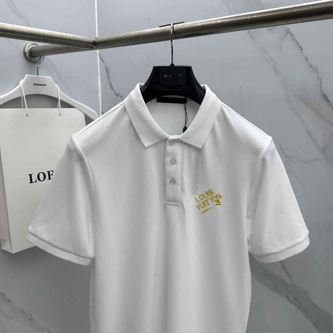 🆕LV路易威登 春夏新款翻领Polo衫短袖 简洁时尚百搭 标志性logo 吸睛显瘦 定制进口珠地棉面料 