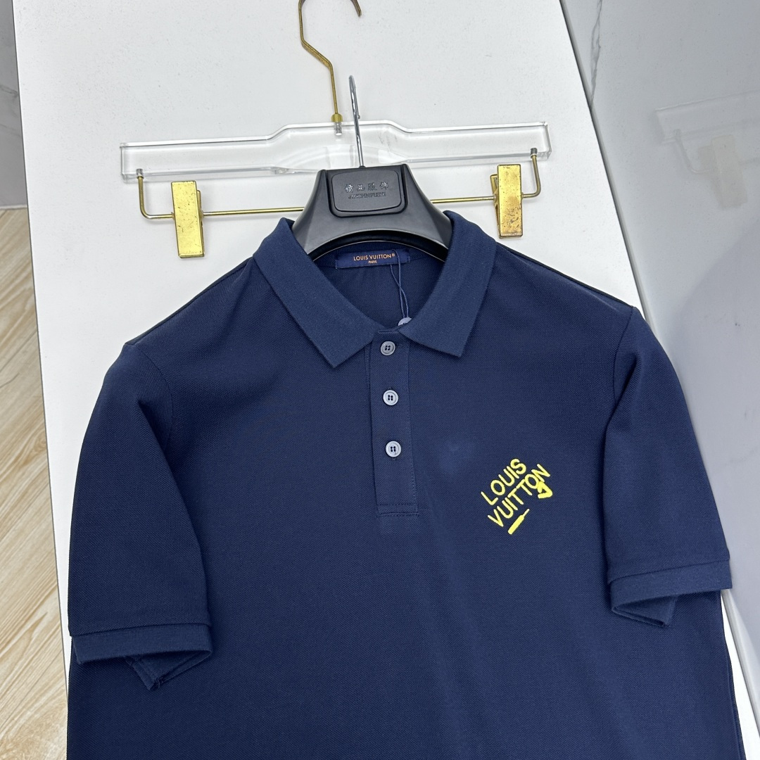 🆕LV路易威登 春夏新款翻领Polo衫短袖 简洁时尚百搭 标志性logo 吸睛显瘦 定制进口珠地棉面料 
