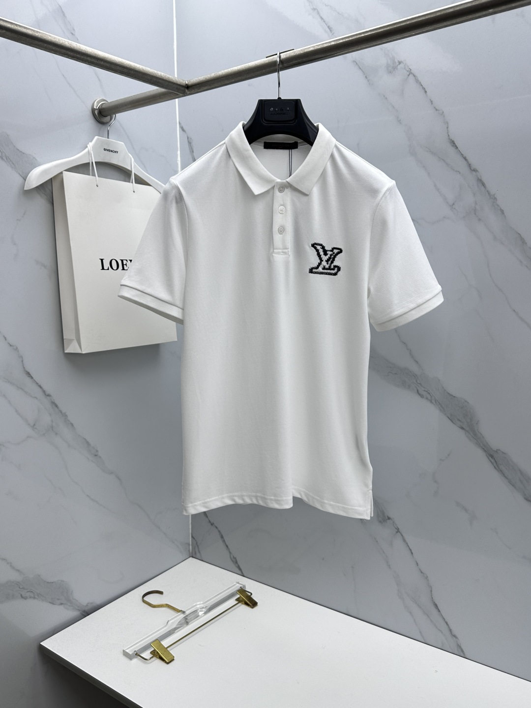 🆕LV路易威登 春夏新款翻领Polo衫短袖 简洁时尚百搭 标志性logo 吸睛显瘦 定制进口珠地棉面料 