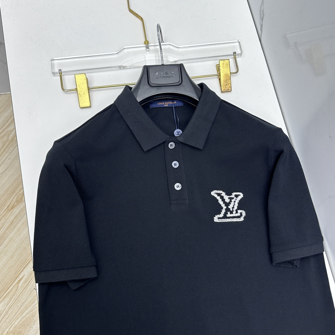 🆕LV路易威登 春夏新款翻领Polo衫短袖 简洁时尚百搭 标志性logo 吸睛显瘦 定制进口珠地棉面料 