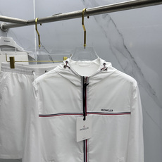 🆕Moncler蒙口 春夏新款男士轻薄防晒套装。定制速干面料 结合凉感涂层体感清凉不闷热,出汗后速干,适 🆕Moncler蒙口 春夏新款男士轻薄防晒套装。定制速干面料 结合凉感涂层体感清凉不闷热,出汗后速干,适