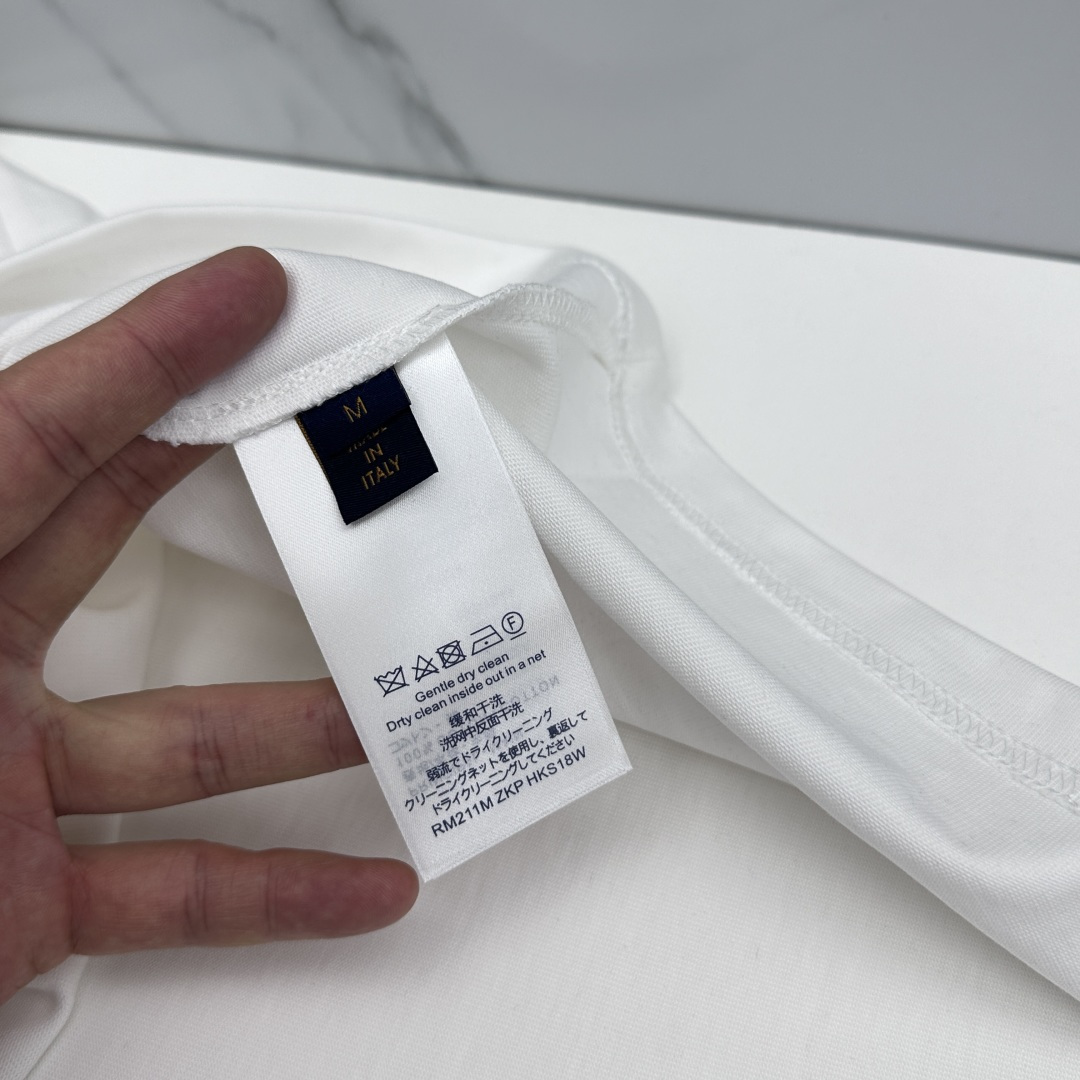 🆕LV路易威登 新款首发专柜最新款短袖圆领T恤 高端订制 胸前logo精美绣花 高定面料.手感柔软.穿着