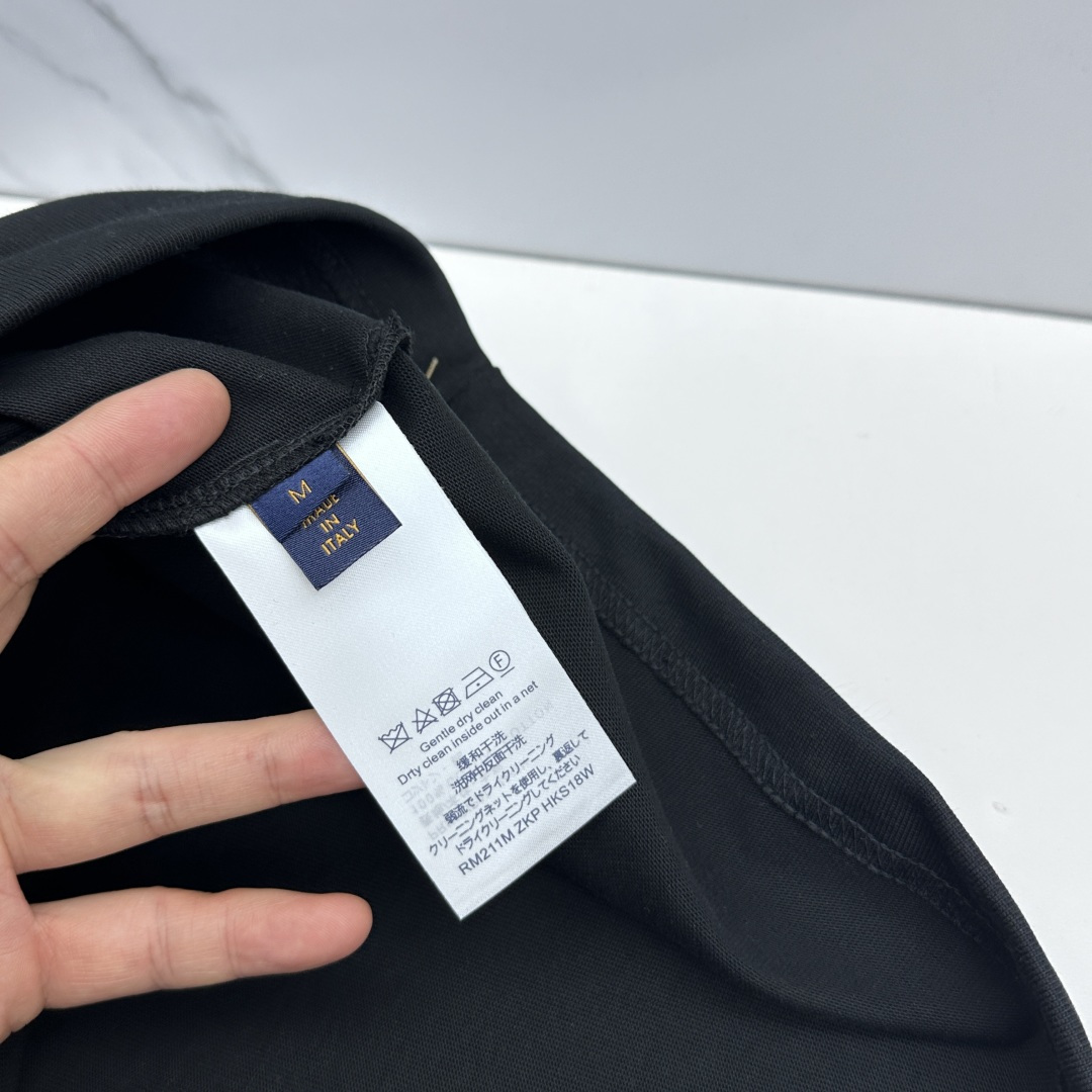 🆕LV路易威登 新款首发专柜最新款短袖圆领T恤 高端订制 胸前logo精美绣花 高定面料.手感柔软.穿着