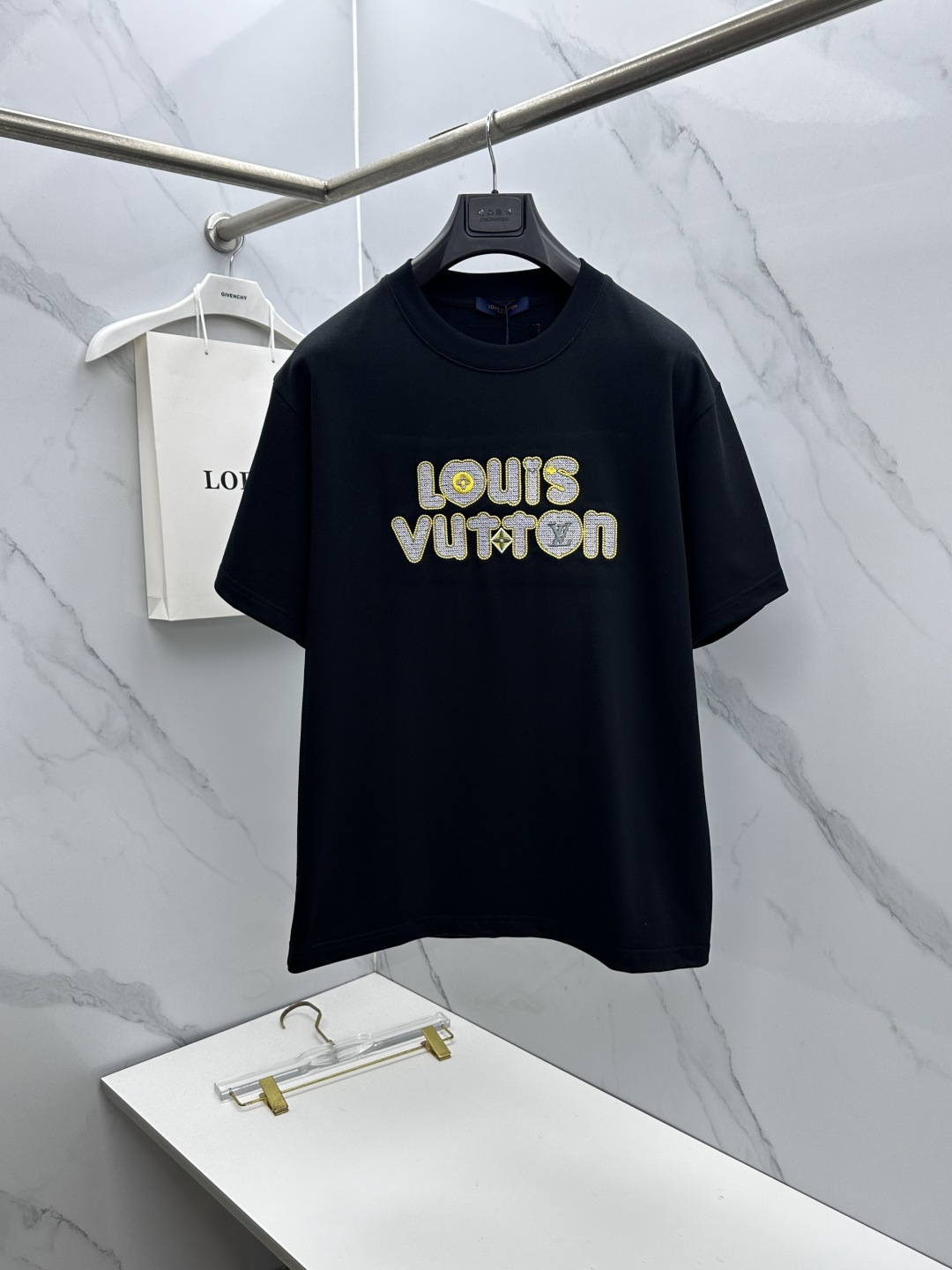 🆕LV路易威登 新款首发专柜最新款短袖圆领T恤 高端订制 胸前logo精美绣花 高定面料.手感柔软.穿着