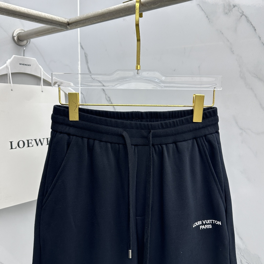 🆕LV路易威登 26ss春夏专供新款休闲裤短裤  高端版本！螺纹理面料纯棉 透气舒适度高，不粘腻，版型挺