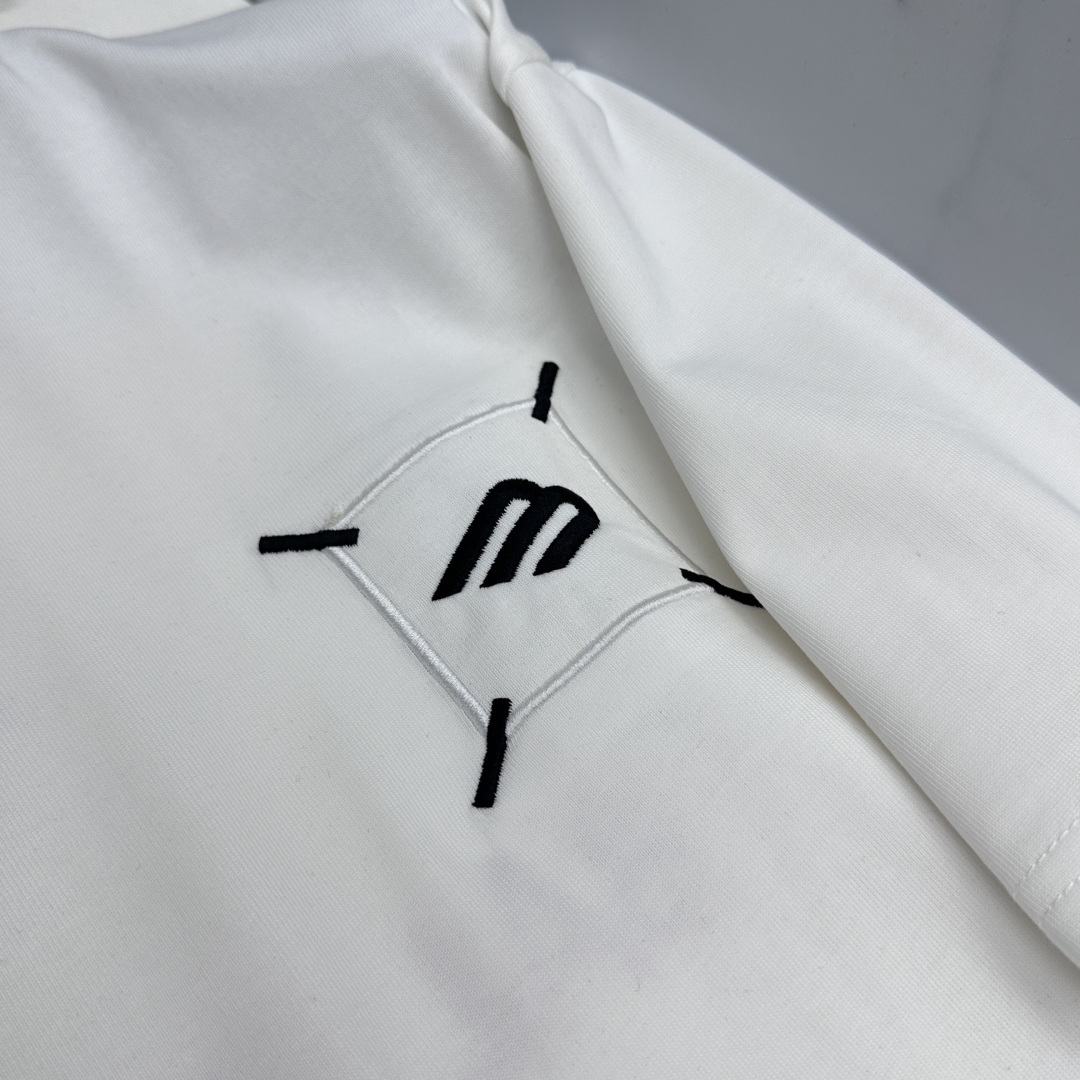 ￼  🆕Balenciaga巴黎世家 新款首发专柜最新款短袖圆领T恤 高端订制 胸前logo刺绣个性 高