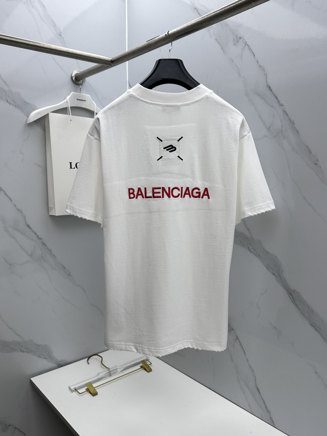 ￼  🆕Balenciaga巴黎世家 新款首发专柜最新款短袖圆领T恤 高端订制 胸前logo刺绣个性 高