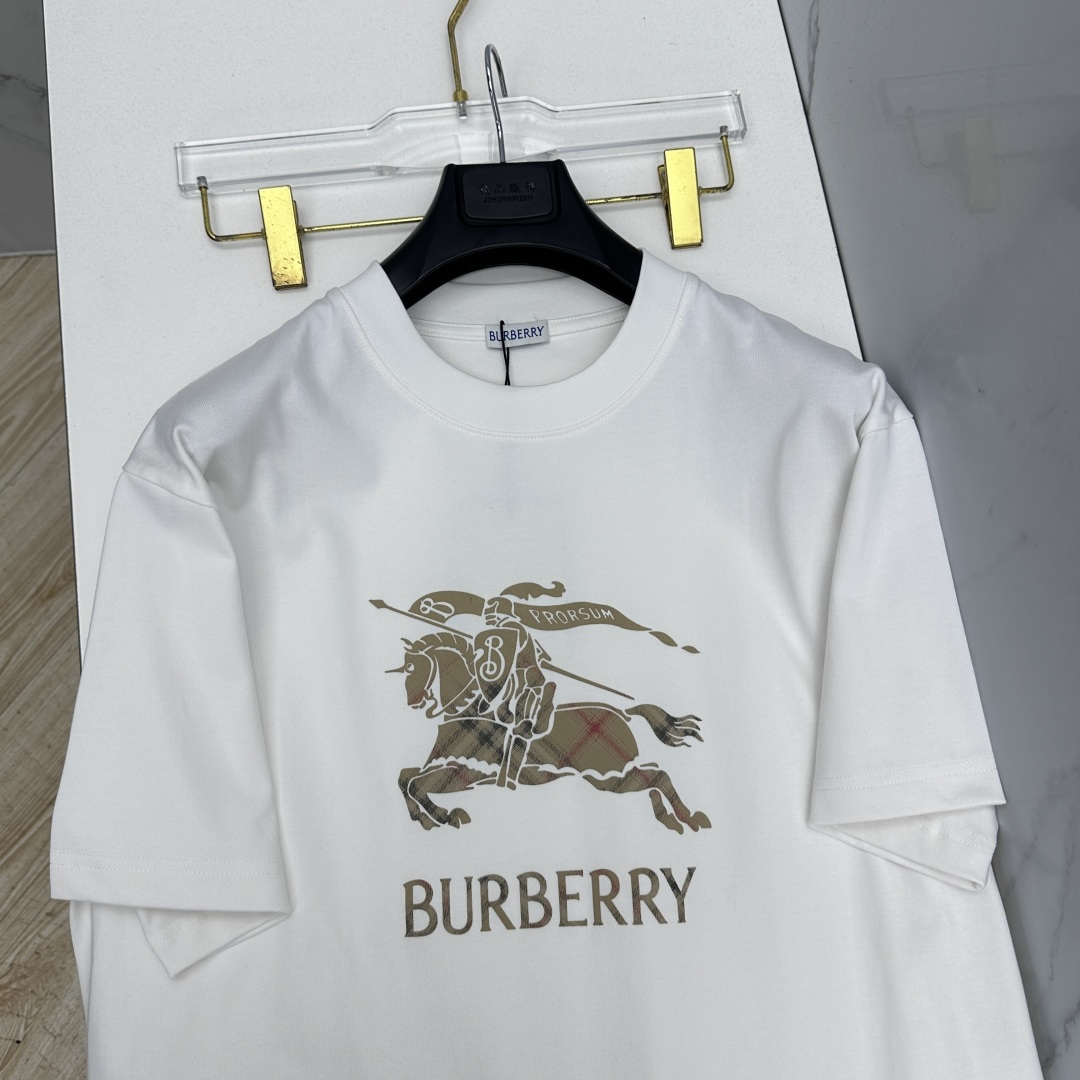 🆕Burberry巴宝莉 新款首发专柜最新款短袖圆领T恤 高端订制 胸前logo 高定纯棉面料.手感柔软