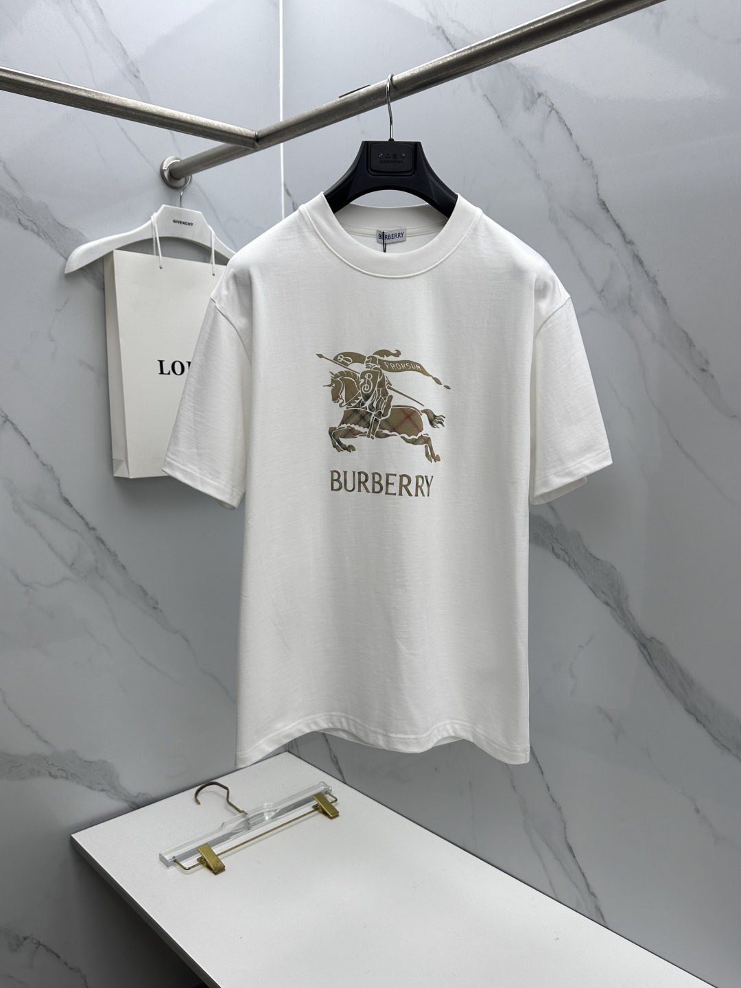 🆕Burberry巴宝莉 新款首发专柜最新款短袖圆领T恤 高端订制 胸前logo 高定纯棉面料.手感柔软