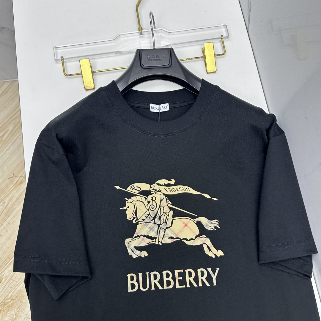 🆕Burberry巴宝莉 新款首发专柜最新款短袖圆领T恤 高端订制 胸前logo 高定纯棉面料.手感柔软