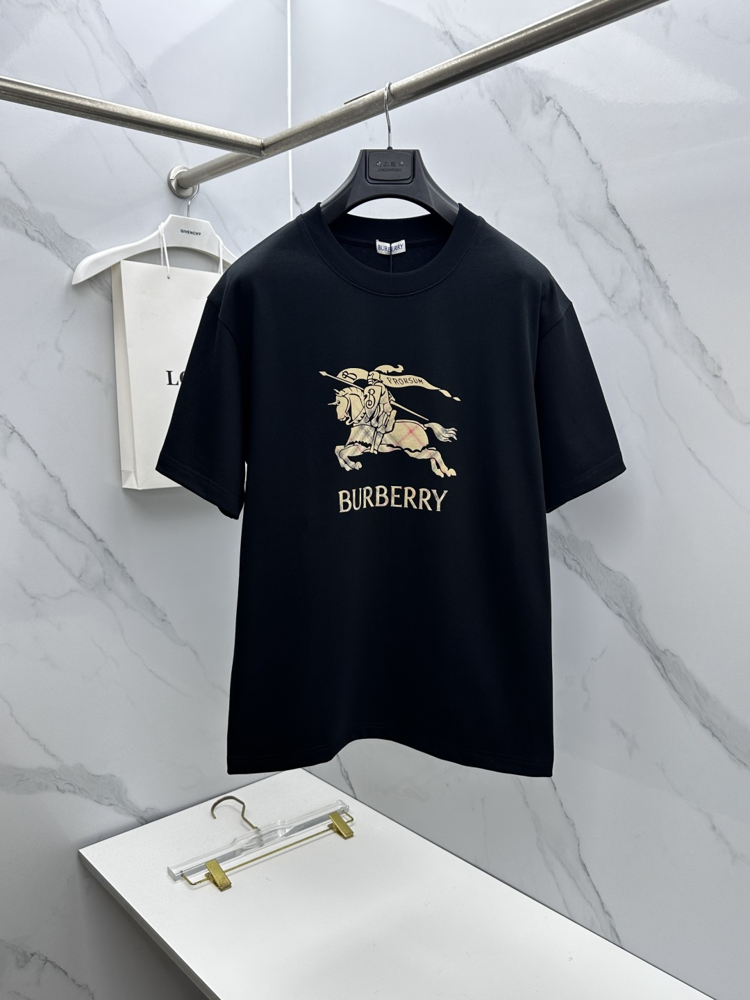 🆕Burberry巴宝莉 新款首发专柜最新款短袖圆领T恤 高端订制 胸前logo 高定纯棉面料.手感柔软