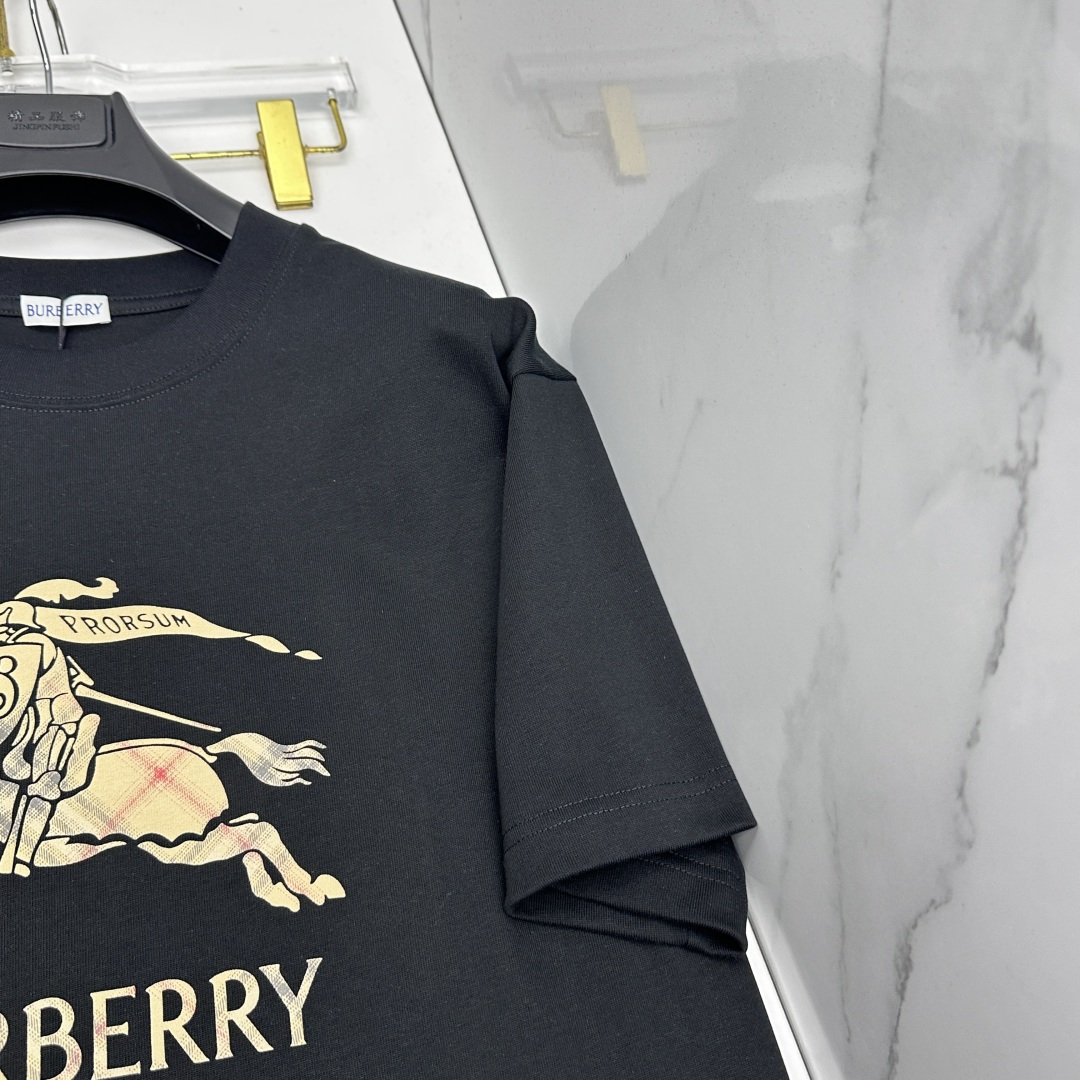 🆕Burberry巴宝莉 新款首发专柜最新款短袖圆领T恤 高端订制 胸前logo 高定纯棉面料.手感柔软