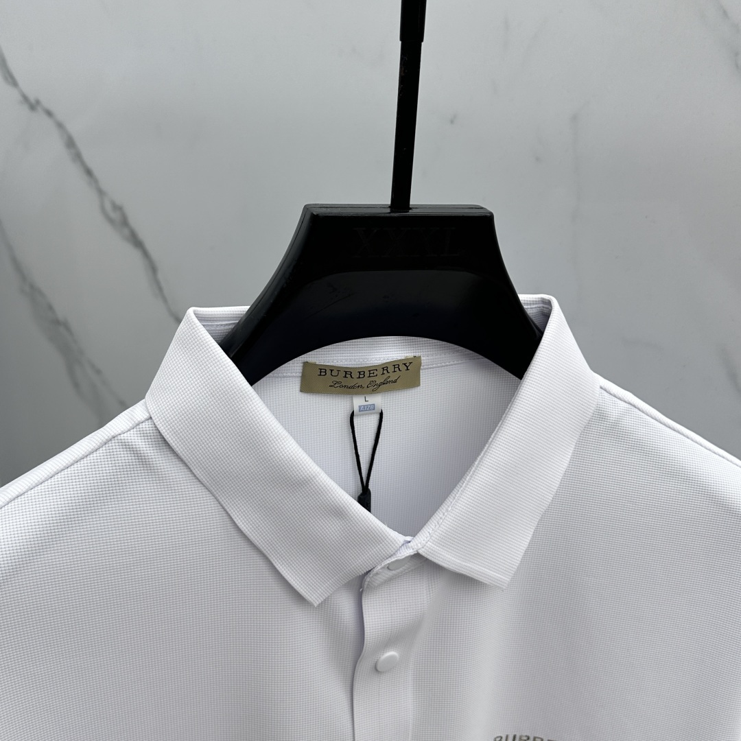 🆕Burberry巴宝莉 高端货商务 白领 单位人士必入单品！ 休闲商务翻领短袖，科技面料，体感非常棒，