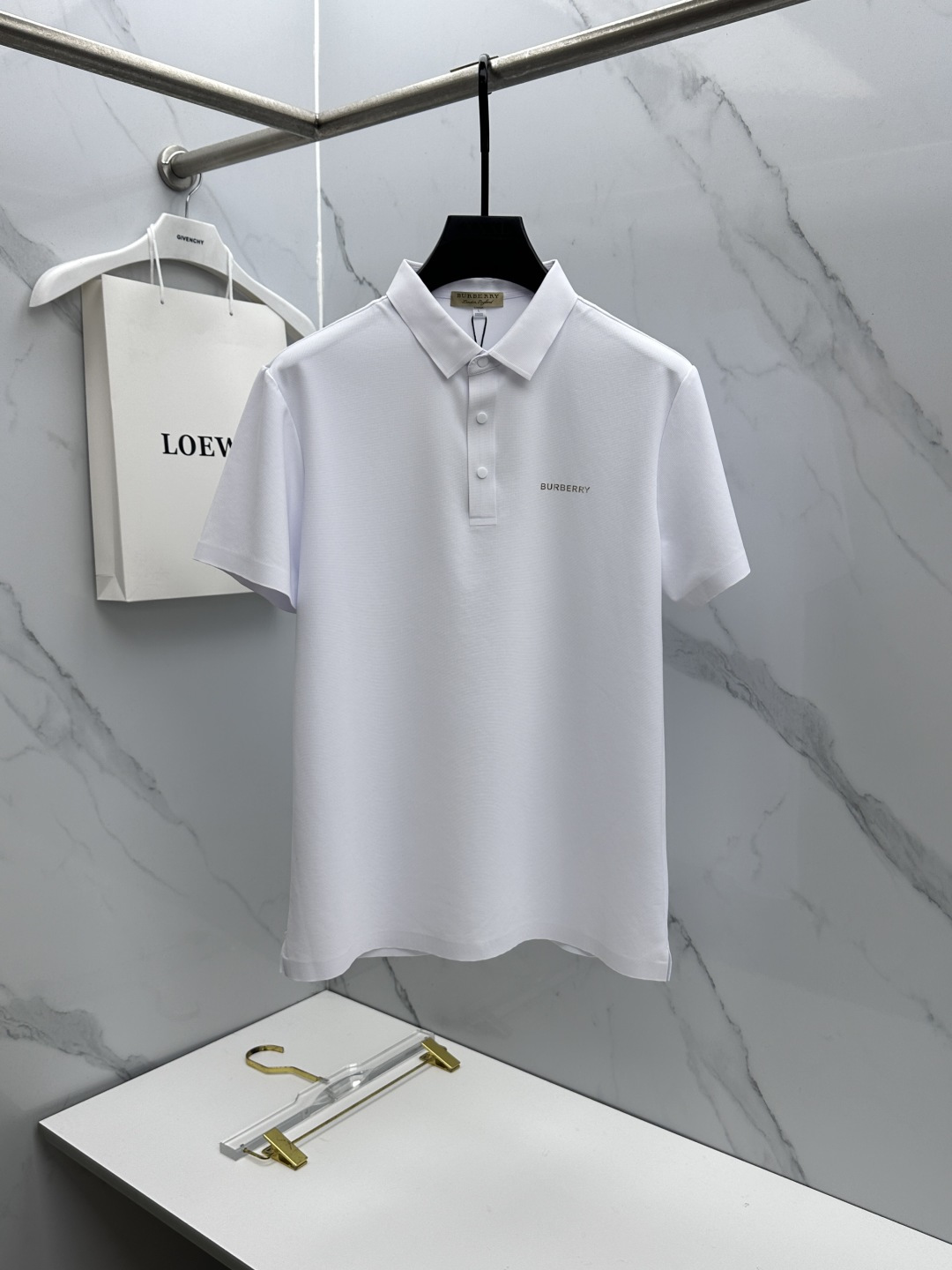 🆕Burberry巴宝莉 高端货商务 白领 单位人士必入单品！ 休闲商务翻领短袖，科技面料，体感非常棒，
