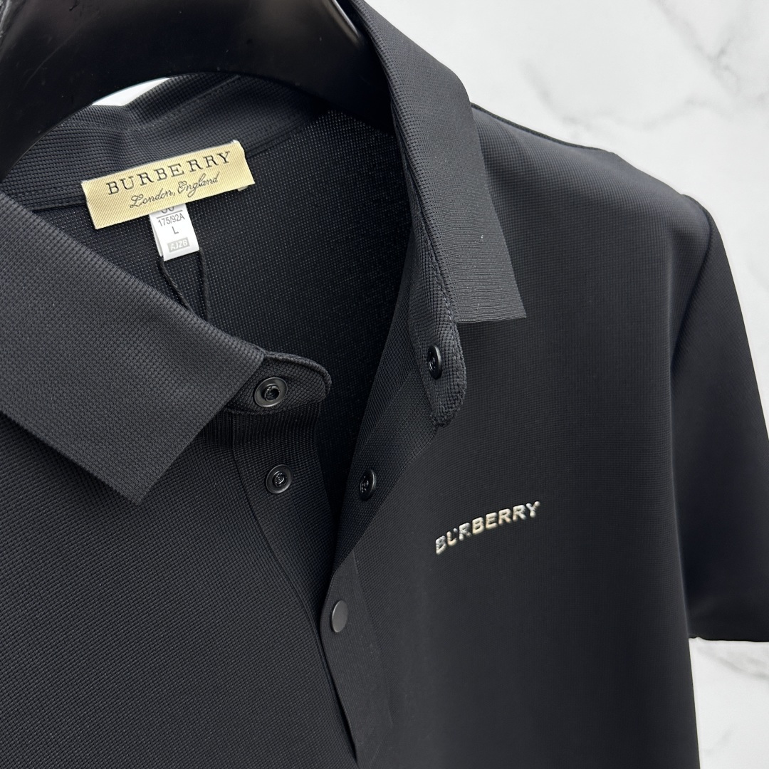 🆕Burberry巴宝莉 高端货商务 白领 单位人士必入单品！ 休闲商务翻领短袖，科技面料，体感非常棒，