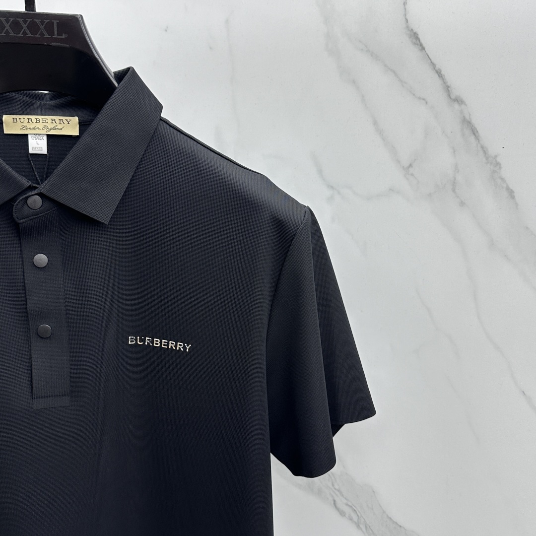 🆕Burberry巴宝莉 高端货商务 白领 单位人士必入单品！ 休闲商务翻领短袖，科技面料，体感非常棒，
