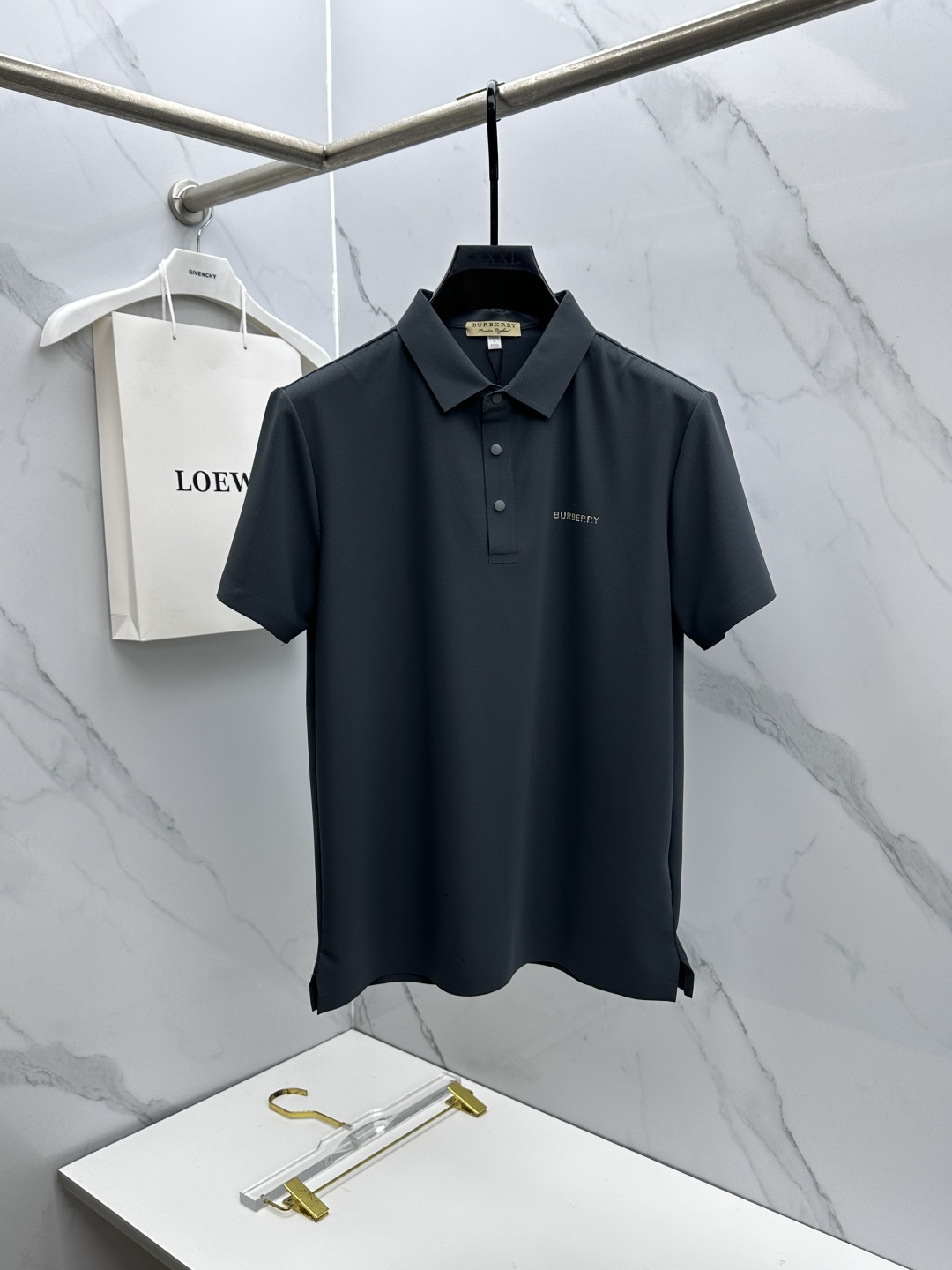 🆕Burberry巴宝莉 高端货商务 白领 单位人士必入单品！ 休闲商务翻领短袖，科技面料，体感非常棒，