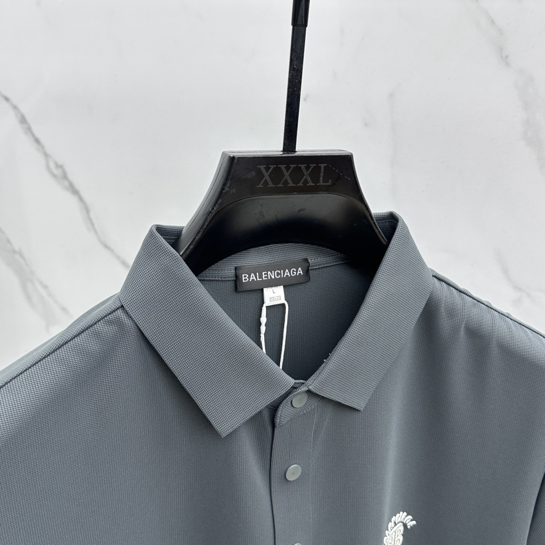 🆕Balenciaga巴黎世家 高端货商务 白领 单位人士必入单品！ 休闲商务翻领短袖，科技面料，体感非