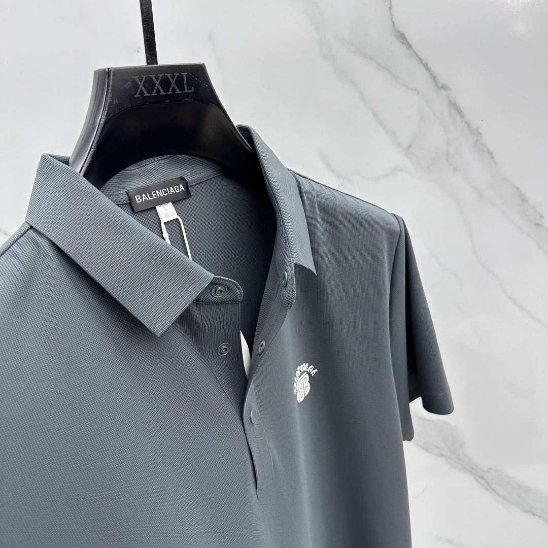 🆕Balenciaga巴黎世家 高端货商务 白领 单位人士必入单品！ 休闲商务翻领短袖，科技面料，体感非