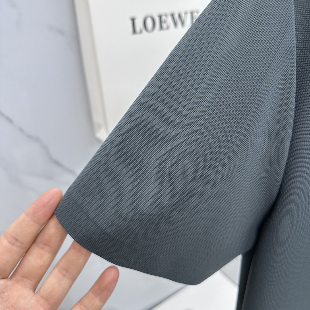 🆕Balenciaga巴黎世家 高端货商务 白领 单位人士必入单品！ 休闲商务翻领短袖，科技面料，体感非