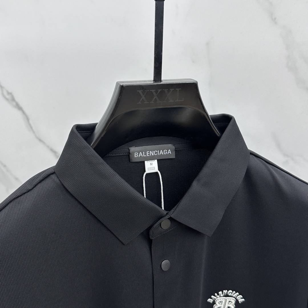 🆕Balenciaga巴黎世家 高端货商务 白领 单位人士必入单品！ 休闲商务翻领短袖，科技面料，体感非