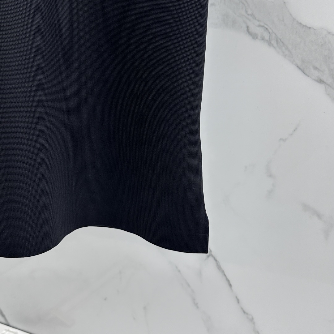 🆕Balenciaga巴黎世家 高端货商务 白领 单位人士必入单品！ 休闲商务翻领短袖，科技面料，体感非