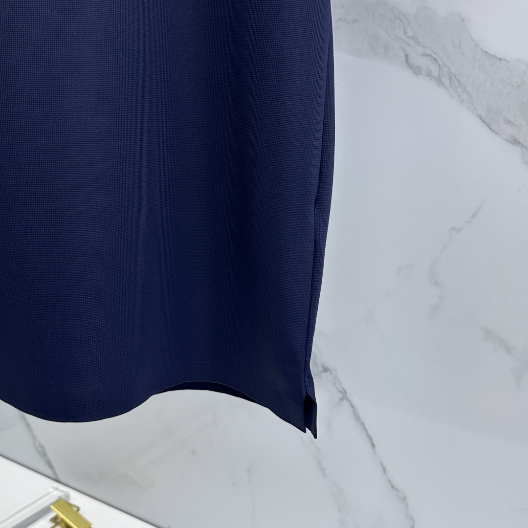 🆕Balenciaga巴黎世家 高端货商务 白领 单位人士必入单品！ 休闲商务翻领短袖，科技面料，体感非