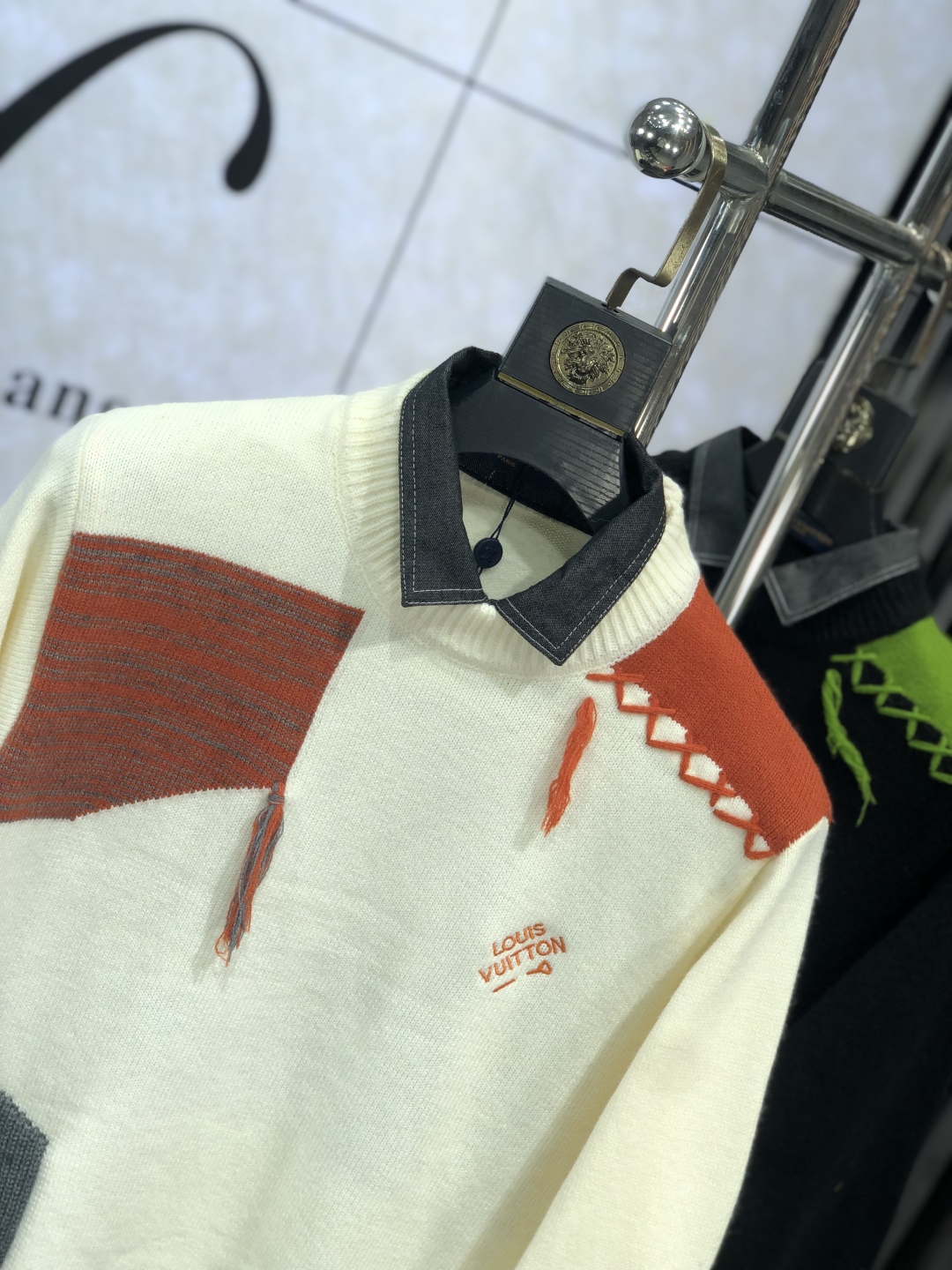      。 。Lv。24秋冬新款针织羊毛衫，假二件 专柜同步发售！定制专属羊毛🐑面料，从容百搭，档次