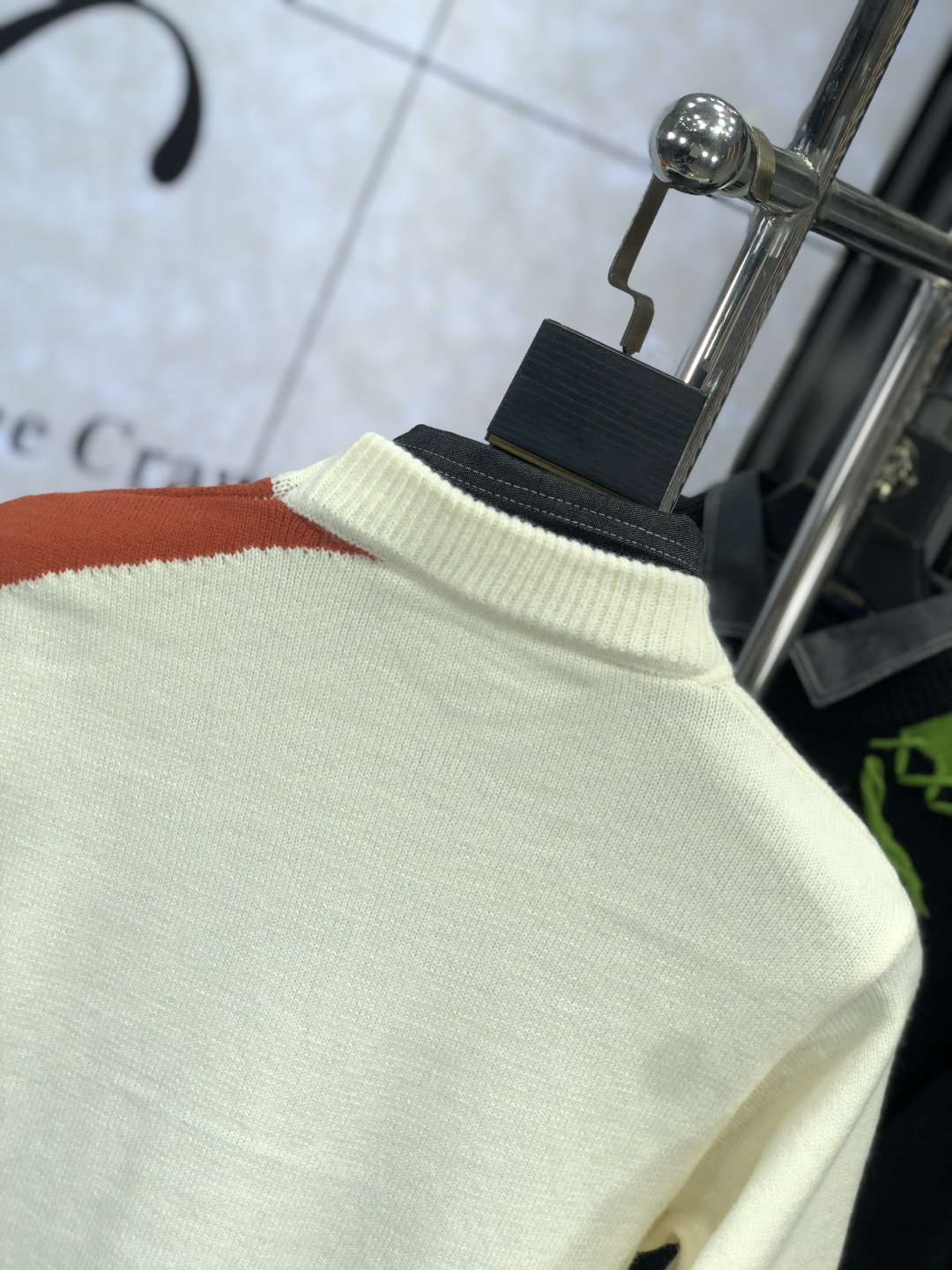       。 。Lv。24秋冬新款针织羊毛衫，假二件 专柜同步发售！定制专属羊毛🐑面料，从容百搭，档次