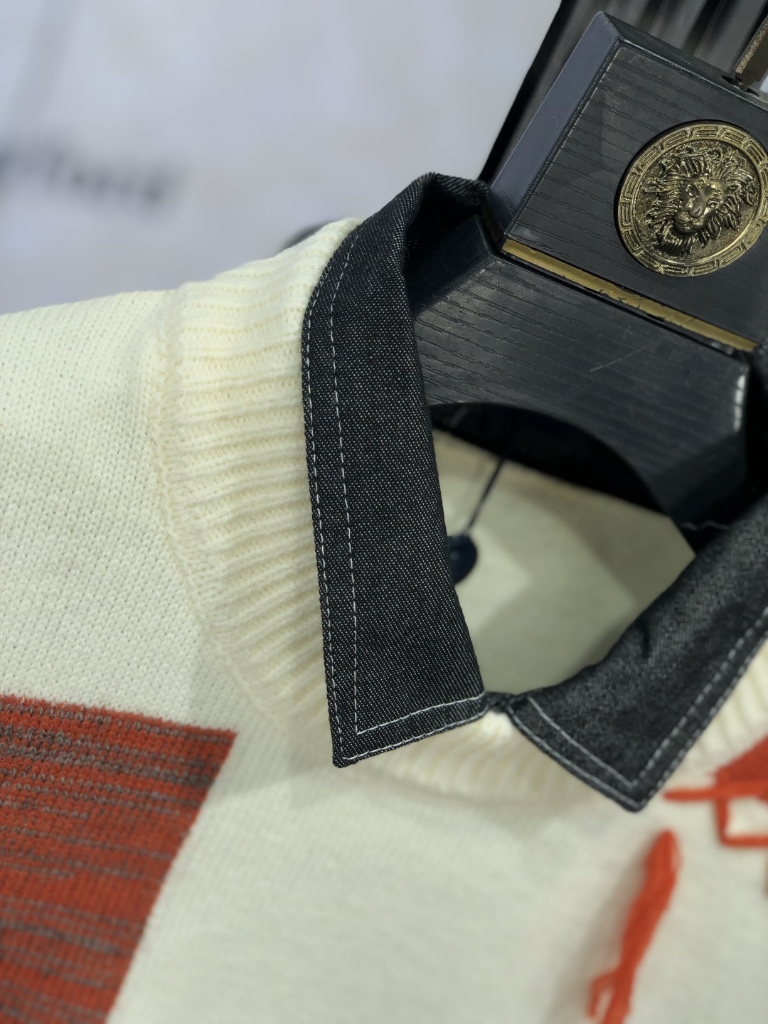       。 。Lv。24秋冬新款针织羊毛衫，假二件 专柜同步发售！定制专属羊毛🐑面料，从容百搭，档次