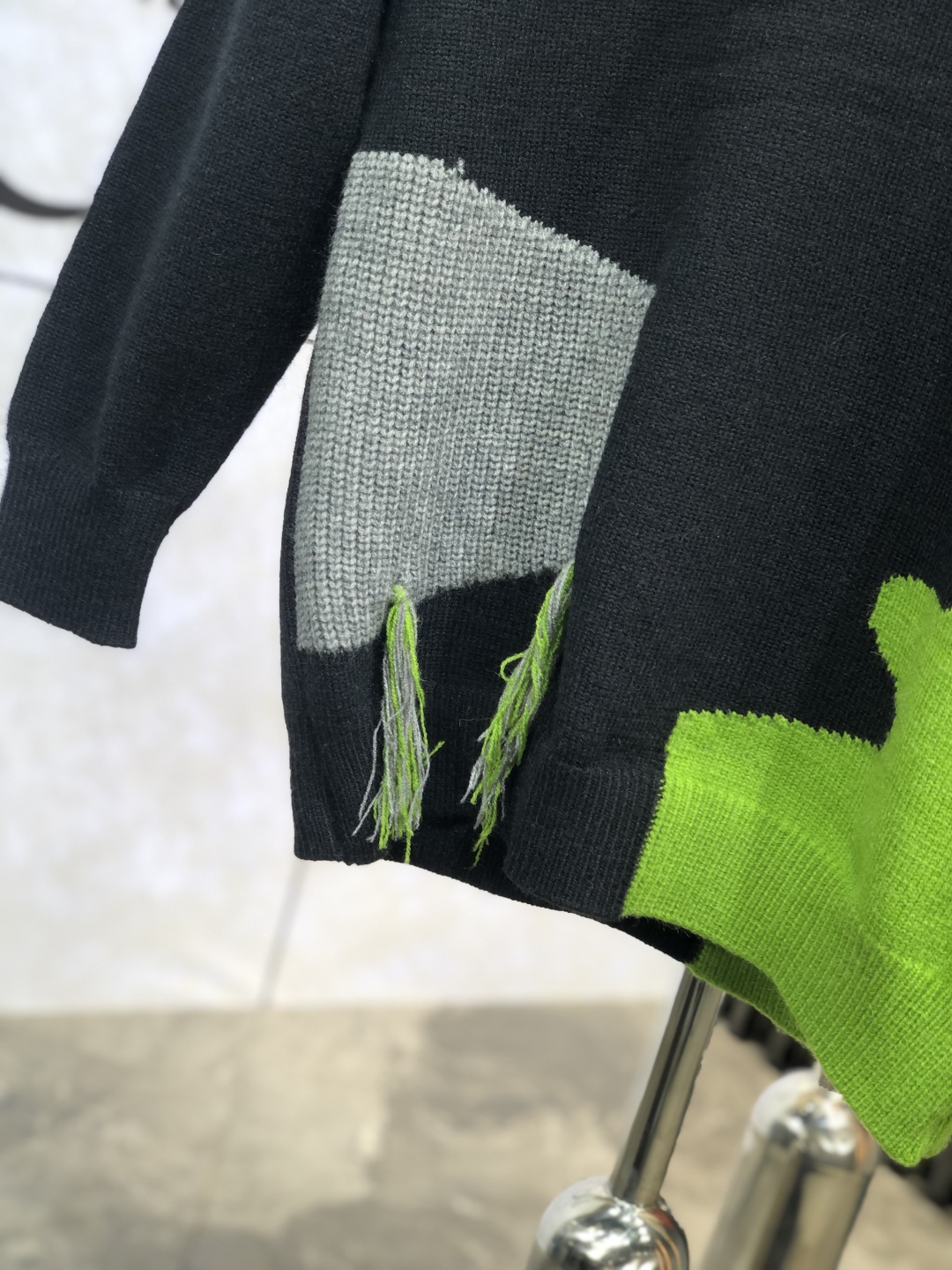       。 。LV。24秋冬新款针织羊毛衫，假二件。专柜同步发售！定制专属羊毛🐑面料，从容百搭，档次