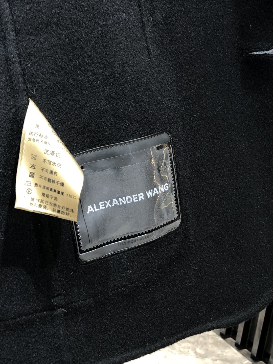 。 。wang。2024 秋冬新款男士羊绒肯希顿大衣。这款大衣堪称时尚与品质的完美结合。