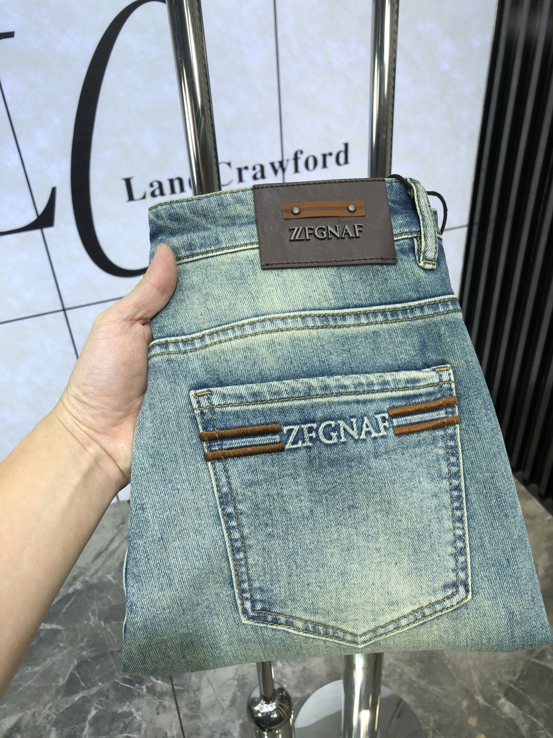 NO:123069,. Jenia.High-end customization 25 spring and summer new original single jeans are released simultaneously on the counter. Original customized reproduction. Customer-supplied hardware and accessories. Original single quality. Imported denim fabric heavy-working washing. Fine workmanship and wiring. 6 Excellent upper body!  Preferred single products SIZE:29-38,,zegna,jeans,alexander wang19860909. 杰尼亚.高级定制 25春夏新款原单牛仔裤 柜台同步发售 原版定制复刻 客供五金辅料 原单品质 进口牛仔面料重工洗水 做工走线精细 6上身绝佳！优选单品 SIZE:29-38,,zegna,jeans,alexander wang,Men's clothing