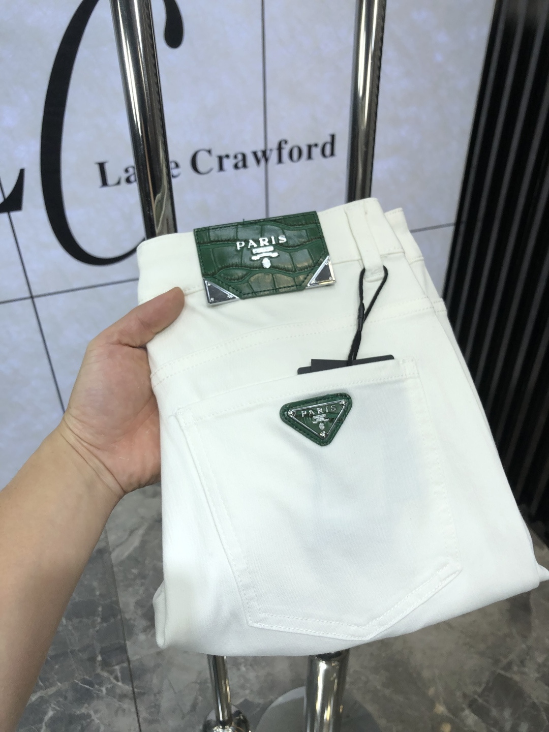 NO:124877,. . Prada.High-end customization 25 spring and summer new original single jeans are released simultaneously on the counter. Original customized reproduction. Customer-supplied hardware and accessories. Original single quality. Imported denim fabric heavy-working washing. Fine workmanship and wiring. 6 Excellent upper body!  Preferred single products SIZE:29-38,,prada,jeans,alexander wang19860909. .普拉达.高级定制 25春夏新款原单牛仔裤 柜台同步发售 原版定制复刻 客供五金辅料 原单品质 进口牛仔面料重工洗水 做工走线精细 6上身绝佳！优选单品 SIZE:29-38,,prada,jeans,alexander wang,Men's clothing