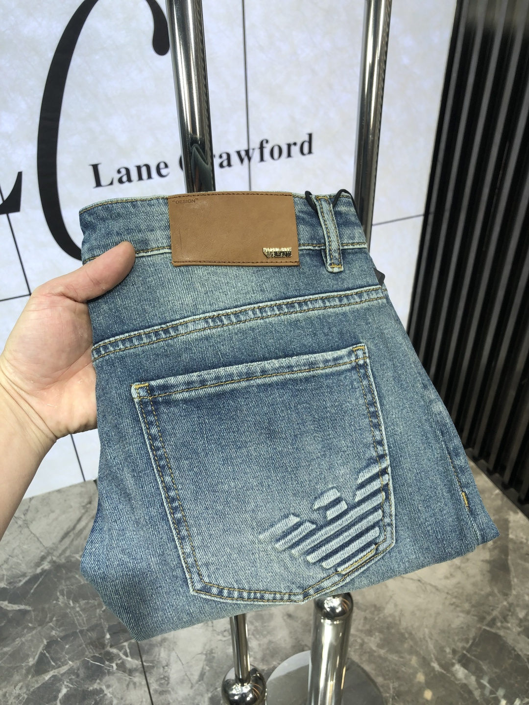 NO:124882,. . Armani. High-end customization 25 spring and summer new original single jeans are released simultaneously on the counter. Original customized reproduction. Customer-supplied hardware and accessories. Original single quality. Imported denim fabric heavy-working washing. Fine workmanship wiring. 6 Excellent upper body!  Preferred single products SIZE:29-38,,armani,jeans,alexander wang19860909. .阿玛尼.高级定制 25春夏新款原单牛仔裤 柜台同步发售 原版定制复刻 客供五金辅料 原单品质 进口牛仔面料重工洗水 做工走线精细 6上身绝佳！优选单品 SIZE:29-38,,armani,jeans,alexander wang,Men's clothing