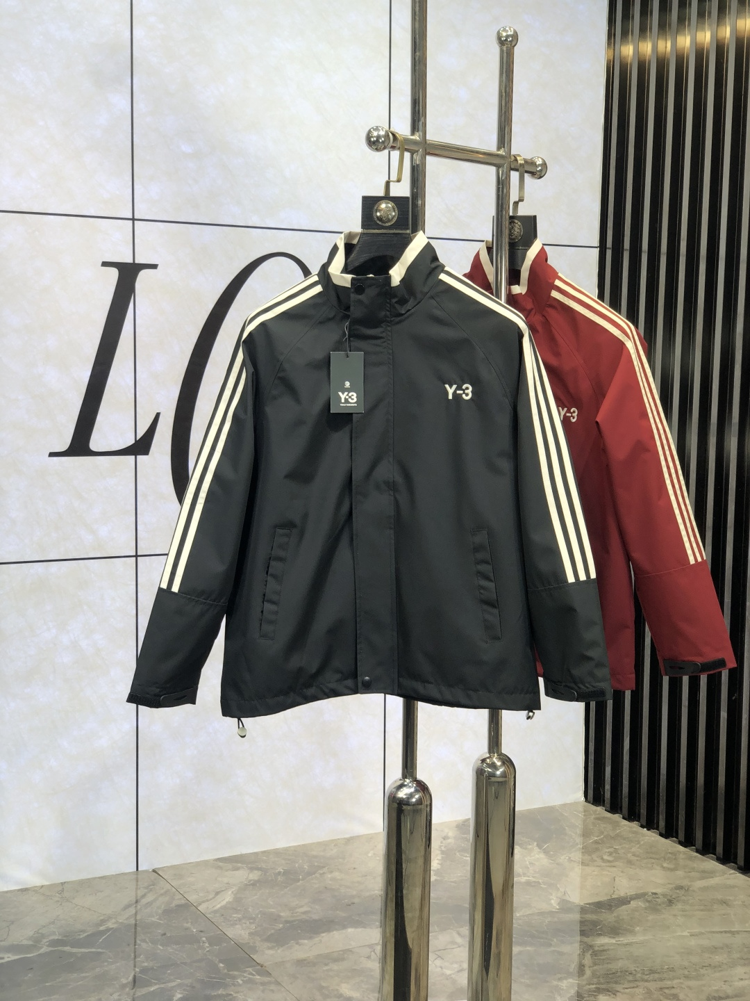 NO:138914,.Y3.25 New early spring products are available for jackets, casual and daily wear!  The upper body modifies the body, perfectly combines fashion aesthetics with the concept of new urban business and leisure, and the Italian minimalist, capable and outdoor functional styles are the ultimate interpretation, both solemn and harmonious, creating a unique styling item. The overall outline tends to be simple, and the 88 is quite individual and elegant in detail, enriching the overall vision. The wardrobe business and leisure is excellent and has a high attendance rate!  It is hard to find!  Count s-3XL m wear 175/130,,jackets & coats,jackets & coats,alexander wang19860909.Y3.25早春新品发售夹克外套,休闲日常穿搭！上身修饰身形、将时装美学和新都市商务休闲概念完美融合,通体将意式的极简、干练和户外功能性风格极致诠释,亦庄亦谐,塑造出别具一格的造型单品,整体轮廓趋于简约风格,88颇为个性且雅痞的细节处理,丰富了整体视觉.衣橱商务休闲绝佳的高出勤率！可遇而不可求！码数s-3XL m穿175/130,,jackets & coats,jackets & coats,alexander wang,Men's clothing