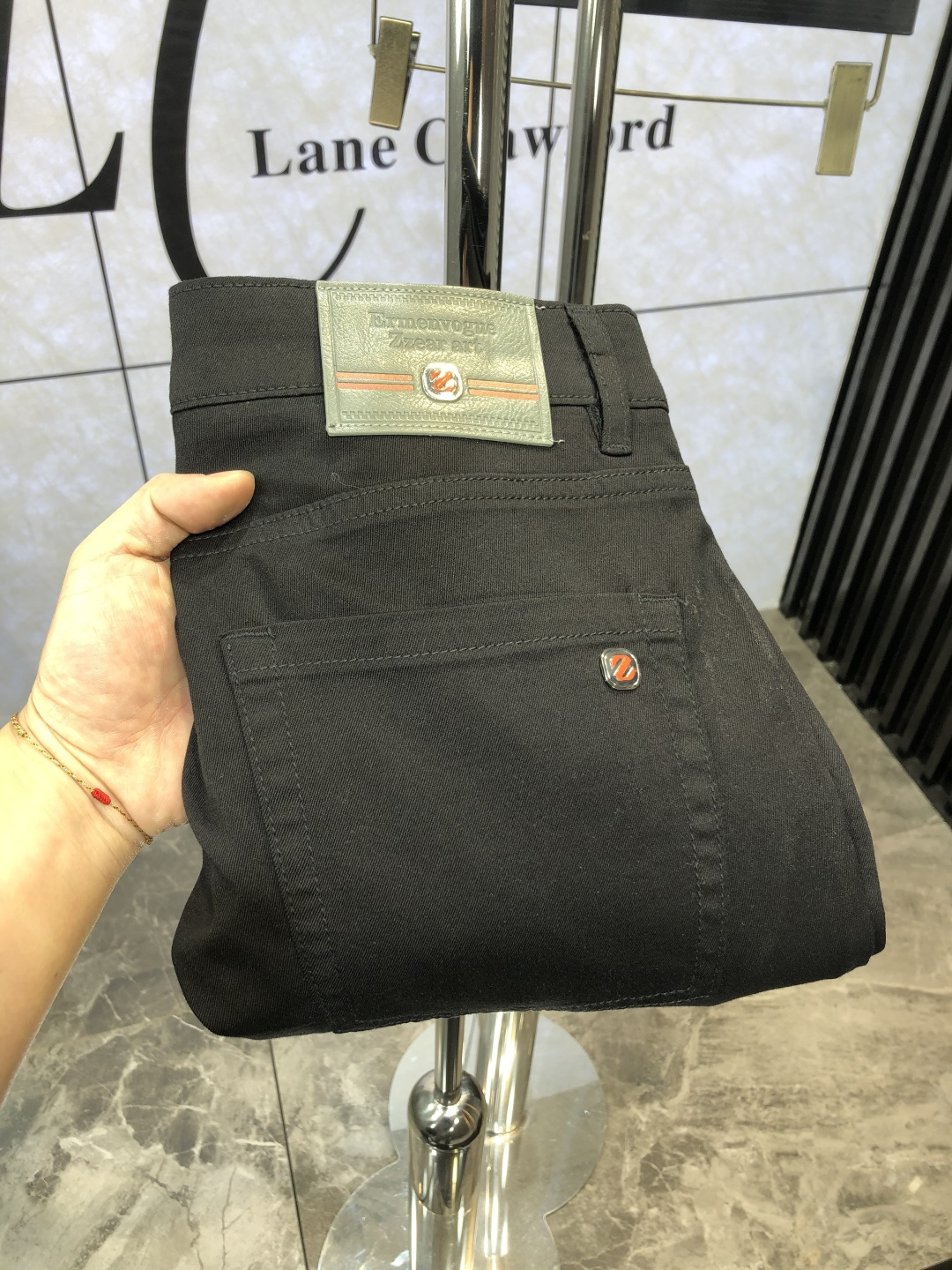 NO:127478,.Jenia.2055ss Spring and Summer - New casual jeans, high-end custom series. Imported high-density custom pure cotton tannins fabric is comfortable, soft and skin-friendly, 6 straight and not easy to wrinkle, simple and clear, super versatile, super fashionable and versatile, straight and stylish, a must-have for the wardrobe!  Suitable for any occasion!  Number of codes 29-36.,zegna,jeans,alexander wang19860909.杰尼亚.2055ss春夏-新款休闲牛仔裤,高端定制系列.进口高密度定制纯棉单宁面料舒适柔软亲肤,6笔挺不易起皱,简单明了,超级百搭上身效果超级棒时尚百搭,笔挺有型,衣橱必备！适合任何场合穿着！ 码数29-36.,,zegna,jeans,alexander wang,Men's clothing