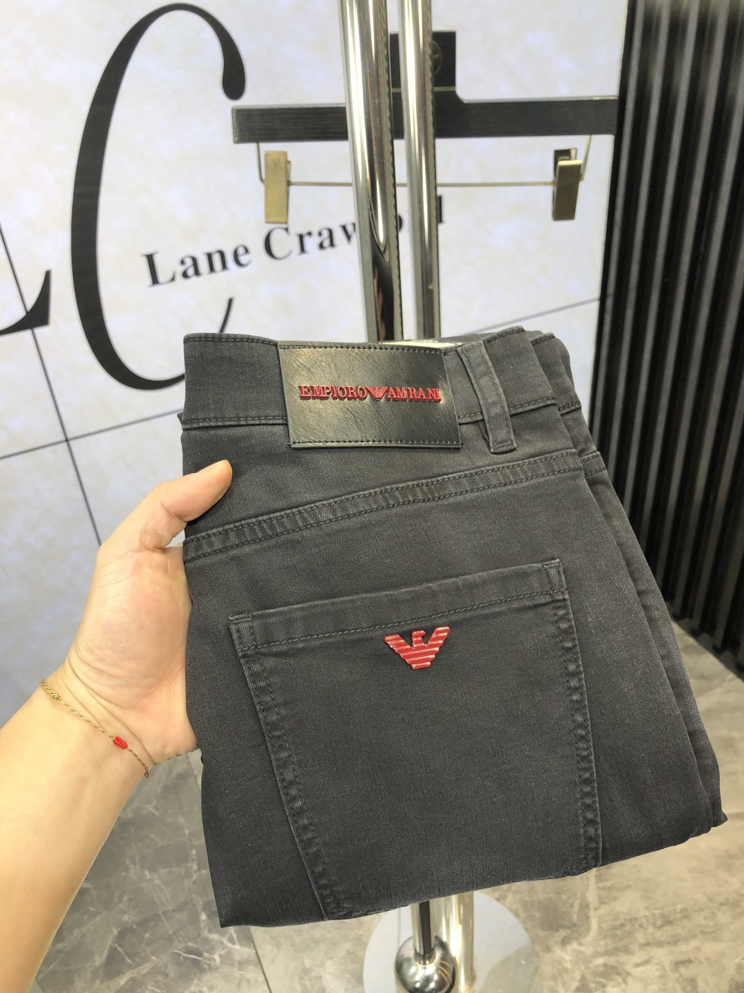 NO:127485,.Amarni.2055ss Spring and Summer - New casual jeans, high-end custom series. Imported high-density custom pure cotton tannins fabric is comfortable, soft and skin-friendly, 6 straight and not easy to wrinkle, simple and clear, super versatile, super fashionable and versatile, straight and stylish, a must-have for the wardrobe!  Suitable for any occasion!  Number of codes 29-36., Armani,jeans,alexander wang19860909.阿玛尼.2055ss春夏-新款休闲牛仔裤,高端定制系列.进口高密度定制纯棉单宁面料舒适柔软亲肤,6笔挺不易起皱,简单明了,超级百搭上身效果超级棒时尚百搭,笔挺有型,衣橱必备！适合任何场合穿着！ 码数29-36.,,armani,jeans,alexander wang,Men's clothing