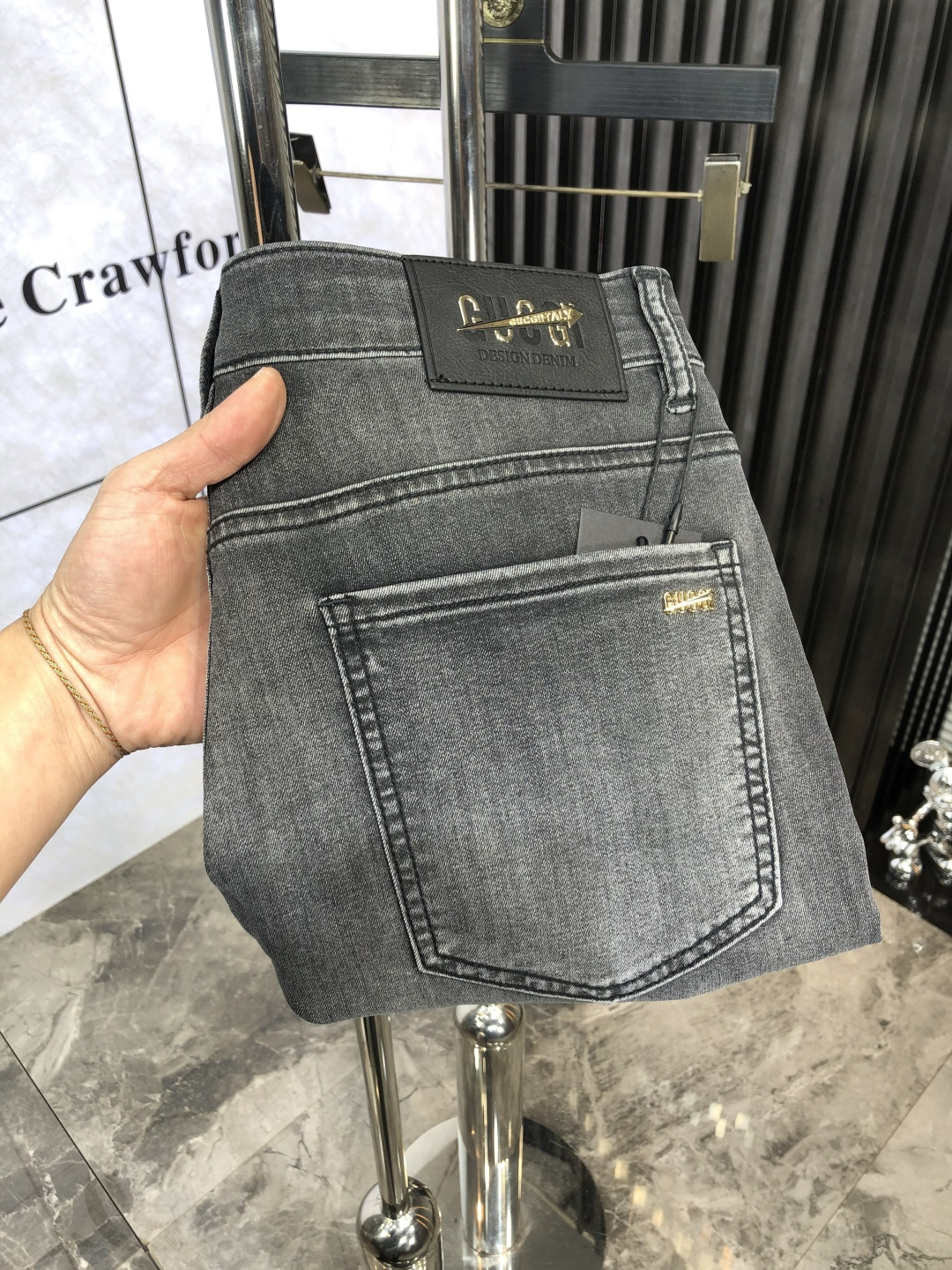 NO:127491,.Gucci.High-end customization 25 spring and summer new original single jeans are released simultaneously on the counter. Original customized reproduction. Customer-supplied hardware and accessories. Original single quality. Imported denim fabric heavy-working washing. Fine workmanship and wiring. 6 Excellent upper body!  Preferred single product SIZE:29-38.,,gucci,jeans,alexander wang19860909.Gucci.高级定制 25春夏新款原单牛仔裤 柜台同步发售 原版定制复刻 客供五金辅料 原单品质 进口牛仔面料重工洗水 做工走线精细 6上身绝佳！优选单品 SIZE:29-38.,,gucci,jeans,alexander wang,Men's clothing