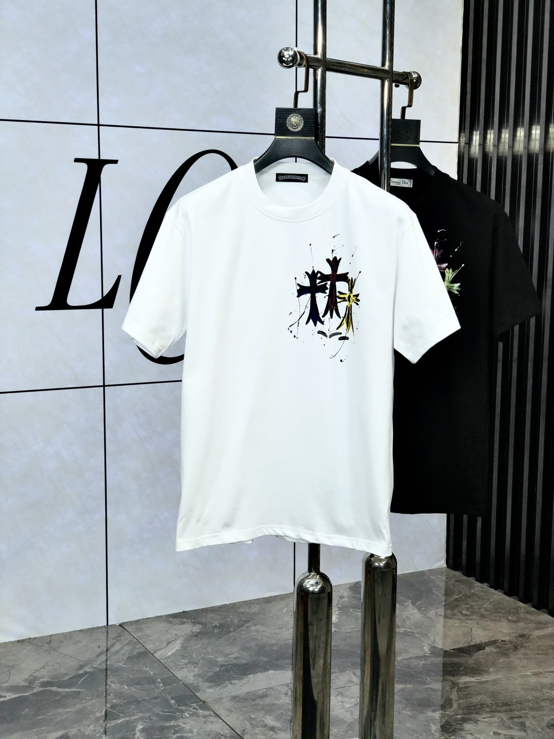 NO:133967,.Croxin. Top products 2025 spring and summer new first-time counter latest short-sleeved round-neck T-shirt, high-end customization, avant-garde and fashionable design!  Brand logo heavy craft design, high-end customized 260g fabric, soft feel, comfortable to wear, D counter-level exquisite car line, fine workmanship, invincible and handsome upper body effect!  A must-have item for handsome men!  Count s-xxL.s wear 175/130, chrome hearts, T-shirt,tees, t-shirt,alexander wang19860909.克罗心.顶级货品2025春夏新款首发专柜最新款短袖圆领T恤 高端订制 设计前卫时尚！品牌logo重工艺设计 高端定制260克面料.手感柔软.穿着舒适.D专柜级别精致车线.做工精细.上身效果无敌帅气！型男必备单品！码数s-xxL.s穿175/130,,chrome hearts,T-shirt,tees，t-shirt,alexander wang,Men's clothing