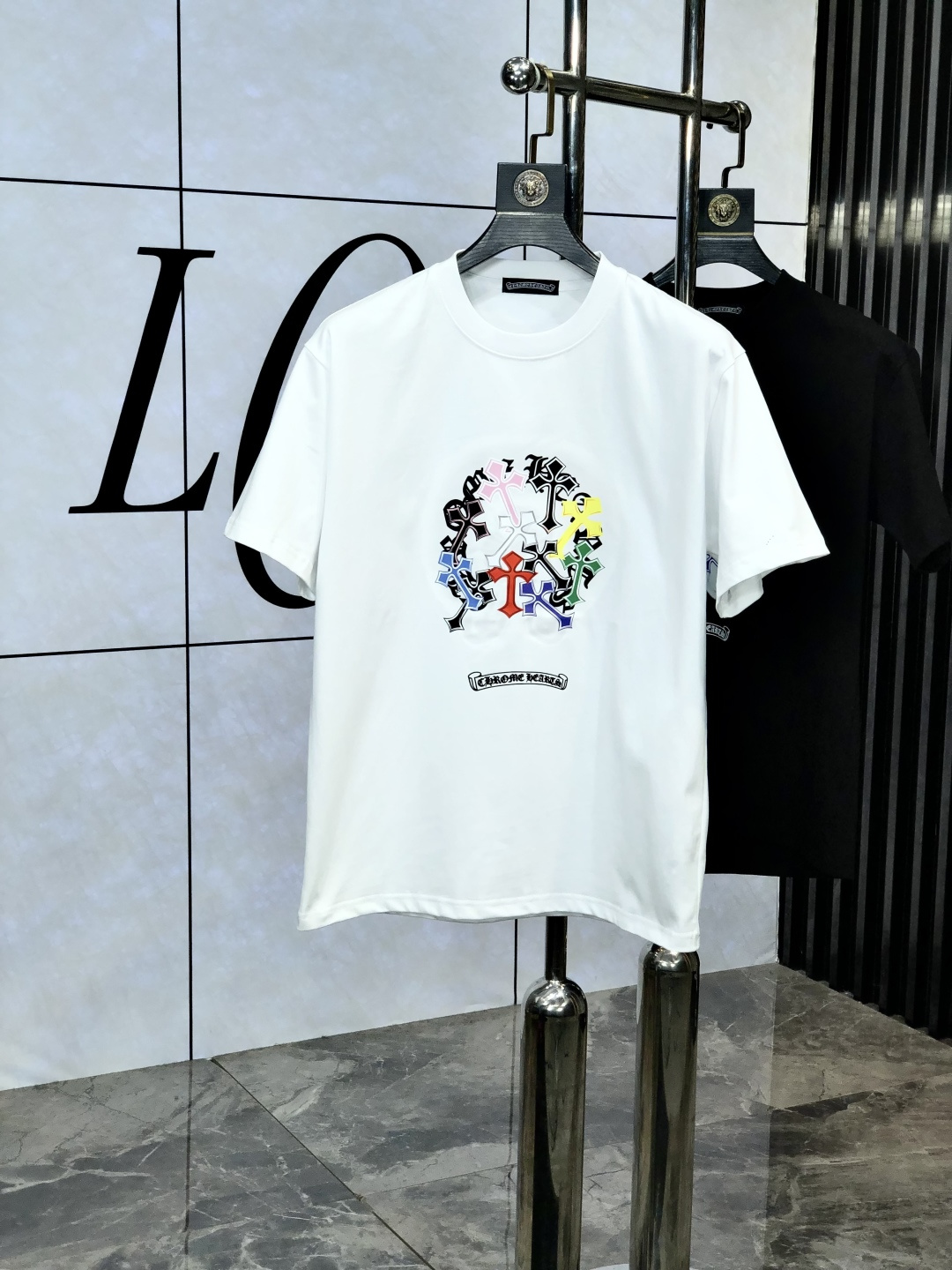 NO:133964,.Croxin. Top products 2025 spring and summer new first-time counter latest short-sleeved round-neck T-shirt, high-end customization, avant-garde and fashionable design!  Brand logo heavy craft design, high-end customized 260g fabric, soft feel, comfortable to wear, D counter-level exquisite car line, fine workmanship, invincible and handsome upper body effect!  A must-have item for handsome men!  Count s-xxL.s wear 175/130, chrome hearts, T-shirt,tees, t-shirt,alexander wang19860909.克罗心.顶级货品2025春夏新款首发专柜最新款短袖圆领T恤 高端订制 设计前卫时尚！品牌logo重工艺设计 高端定制260克面料.手感柔软.穿着舒适.D专柜级别精致车线.做工精细.上身效果无敌帅气！型男必备单品！码数s-xxL.s穿175/130,,chrome hearts,T-shirt,tees，t-shirt,alexander wang,Men's clothing