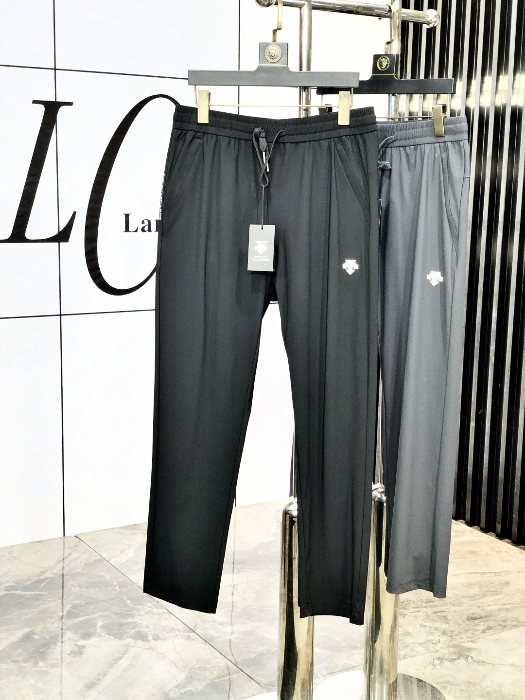 NO:133970,.Disante. High-end quality 25ss spring and summer new men's fashionable casual pants High-quality custom original fabric, high-quality custom hardware accessories Special touch of skin, 8 super texture Comfortable soft and breathable Casual style Size L-4xL.L wear 28.29,,alexander wang19860909.迪桑特.高端品质 25ss春夏新款男士时尚休闲裤 高品质定制原版面料、高品质定制五金配件 皮肤特别手感、8超级质感 舒适柔软透气 休闲版型 尺码L-4xL.L穿28.29,,alexander wang,Men's clothing