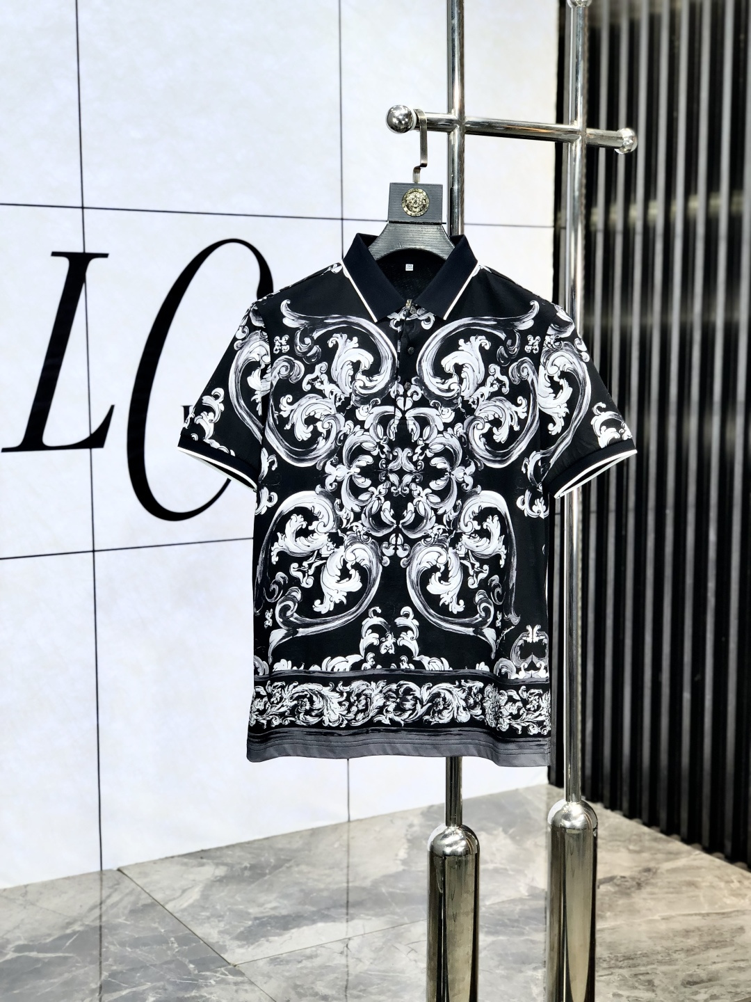 NO:154740,.D&G. 2025 spring and summer new polo collar short-sleeved series. Selected top-grade mercerized bead floor cotton fabric, 3D digital craftsmanship. Complete three standards!  Fashionable brand elements logo design, y upper body style is superb, m fabric is delicate, comfortable and breathable, and it is super good-looking and stylish men's must-have style!  Size M-3XL.m wear 175/130, Dolce & Gabbana, T-shirt, alexander wang19860909.D&G.2025春夏新款polo领短袖系列.精选顶级丝光珠地棉面料,3d数码工艺.三标齐全！时尚大牌元素logo工艺设计,y上身版型超赞,m面料细腻舒适透气,随意搭配都超级好看时尚型男必备款哦！尺码M-3XL.m穿175/130,,Dolce&Gabbana,T-shirt,alexander wang,Men's clothing