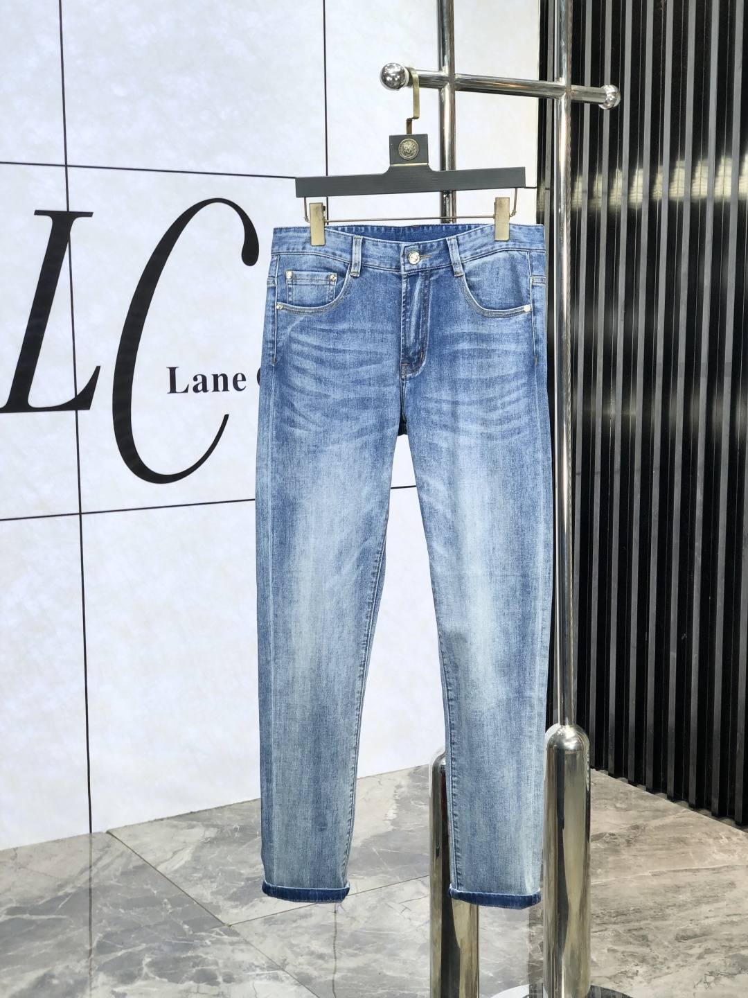 NO:160695,Gucci.'s official counter is released simultaneously, 2025SS spring and summer new men's casual jeans, original single quality, custom-made original denim fabric for counter, logo pattern design, original hardware and accessories for b trousers, three-dimensional and clear, realistic effect, c super trendy personality, fashionable and stylish upper body!  Trendy men's must-have items, 28-38, gucci, jeans, alexander wang19860909Gucci.官网专柜同步发售,2025SS春夏新品男士休闲牛仔裤,原单品质,专柜定制原版牛仔面料,logo图案设计,b裤身原版五金辅料装饰,立体清晰,效果逼真,c超级潮流个性,上身时尚有型！潮男必备单品 码数28-38,,gucci,jeans,alexander wang,Men's clothing