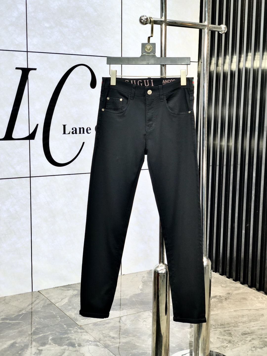 NO:160713,Gucci.'s official counter is released simultaneously, 2025SS spring and summer new men's casual jeans, original single quality, custom-made original denim fabric for counter, logo pattern design, original hardware and accessories for b trousers, three-dimensional and clear, realistic effect, c super trendy personality, fashionable and stylish upper body!  Trendy men's must-have items, 28-38, gucci, jeans, alexander wang19860909Gucci.官网专柜同步发售,2025SS春夏新品男士休闲牛仔裤,原单品质,专柜定制原版牛仔面料,logo图案设计,b裤身原版五金辅料装饰,立体清晰,效果逼真,c超级潮流个性,上身时尚有型！潮男必备单品 码数28-38,,gucci,jeans,alexander wang,Men's clothing