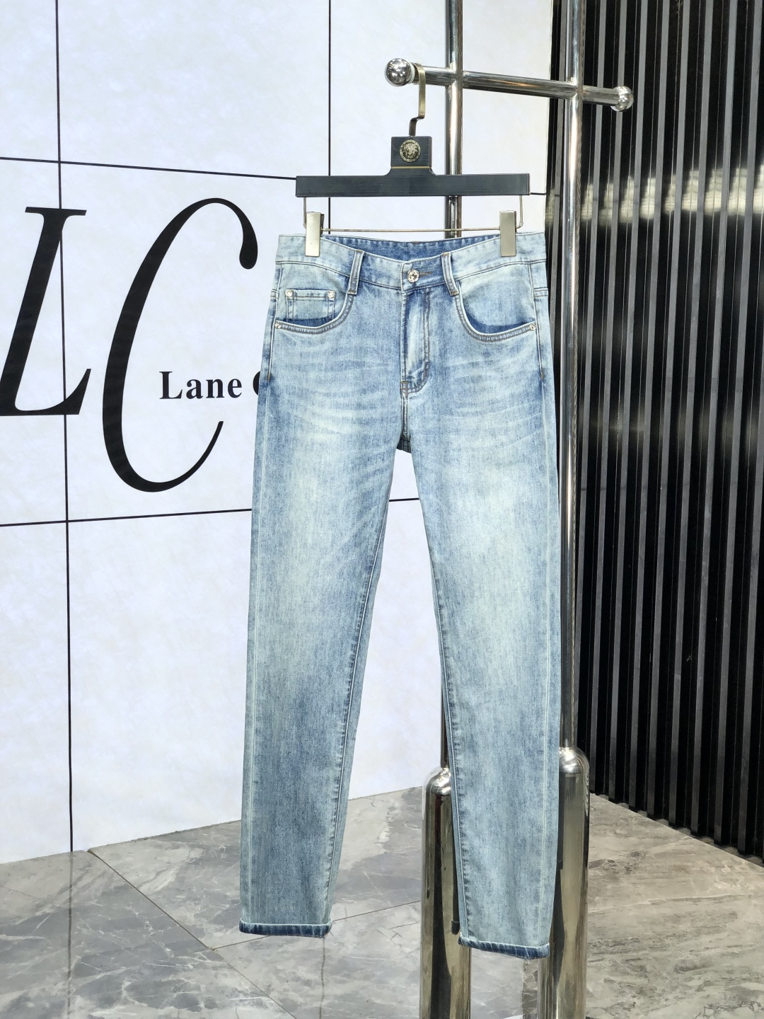 NO:160717,Gucci.'s official counter is released simultaneously, 2025SS spring and summer new men's casual jeans, original single quality, custom-made original denim fabric for counter, logo pattern design, original hardware and accessories for b trousers, three-dimensional and clear, realistic effect, c super trendy personality, fashionable and stylish upper body!  Trendy men's must-have items, 28-38, gucci, jeans, alexander wang19860909Gucci.官网专柜同步发售,2025SS春夏新品男士休闲牛仔裤,原单品质,专柜定制原版牛仔面料,logo图案设计,b裤身原版五金辅料装饰,立体清晰,效果逼真,c超级潮流个性,上身时尚有型！潮男必备单品 码数28-38,,gucci,jeans,alexander wang,Men's clothing