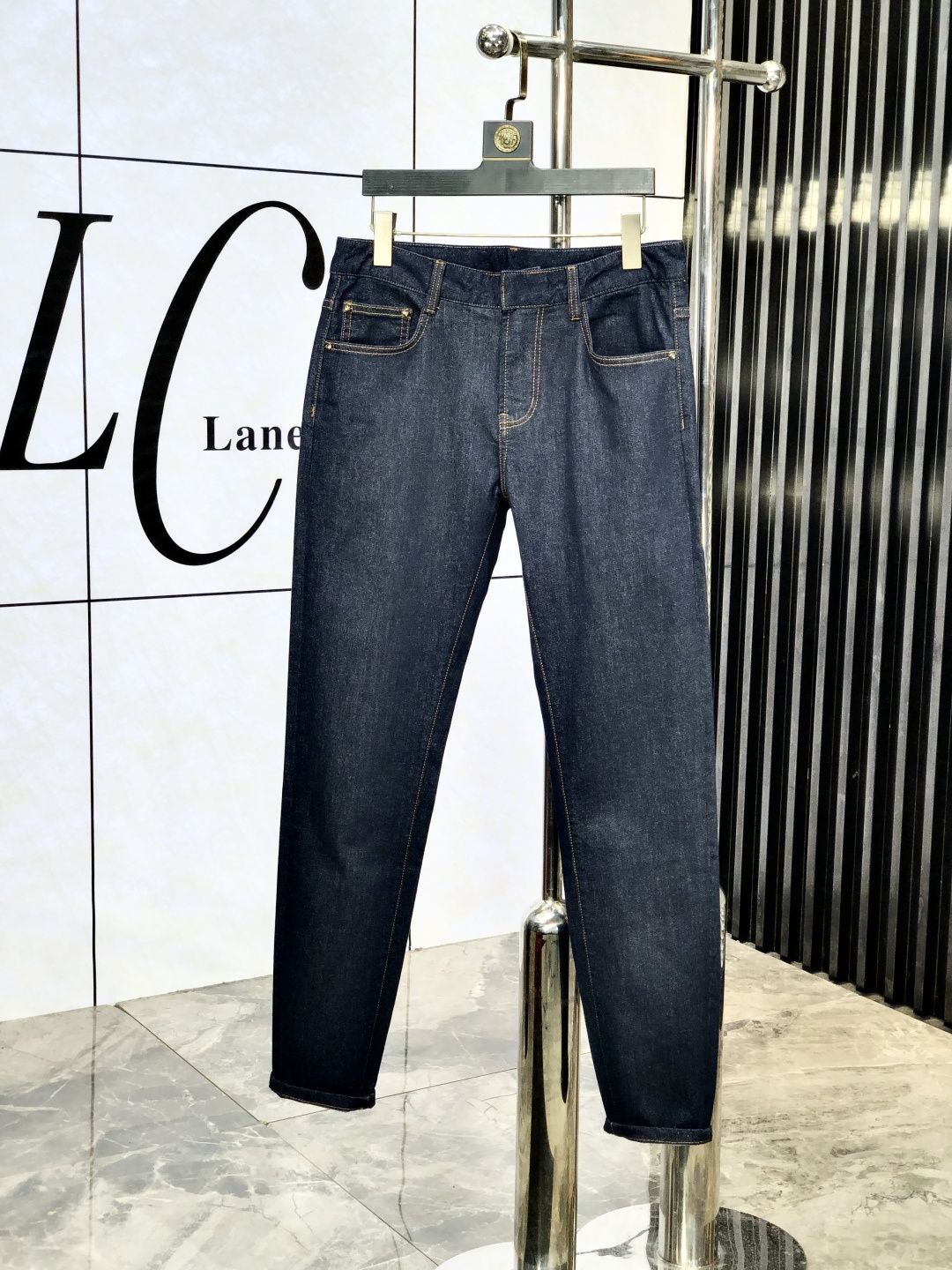 NO:160719,Armani. The official counter on the official website is released simultaneously, 2025SS spring and summer new men's casual jeans, original single quality, customized original denim fabric for counter, logo pattern design, original hardware and accessories for b trousers, three-dimensional and clear, realistic effect, c super trendy personality, fashionable and stylish upper body!  Trendy men's must-have items, number 28-38,,armani,jeans,alexander wang19860909阿玛尼.官网专柜同步发售,2025SS春夏新品男士休闲牛仔裤,原单品质,专柜定制原版牛仔面料,logo图案设计,b裤身原版五金辅料装饰,立体清晰,效果逼真,c超级潮流个性,上身时尚有型！潮男必备单品 码数28-38,,armani,jeans,alexander wang,Men's clothing