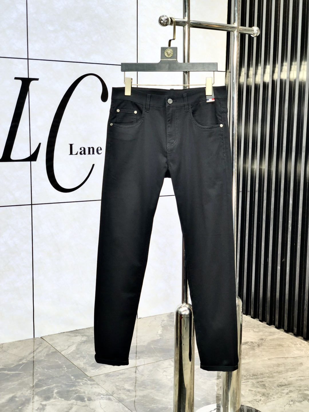 NO:160721,The official counter on the official website is released simultaneously, 2025SS spring and summer new men's casual jeans, original single quality, custom-made original denim fabric for counter, logo pattern design, original hardware and accessories for b trousers body, three-dimensional and clear, realistic effect, c super trendy personality, fashionable and stylish upper body!  Must-have items for trendy men, 28-38, Moncler, jeans, alexander wang19860909蒙口.官网专柜同步发售,2025SS春夏新品男士休闲牛仔裤,原单品质,专柜定制原版牛仔面料,logo图案设计,b裤身原版五金辅料装饰,立体清晰,效果逼真,c超级潮流个性,上身时尚有型！潮男必备单品 码数28-38,,Moncler,jeans,alexander wang,Men's clothing