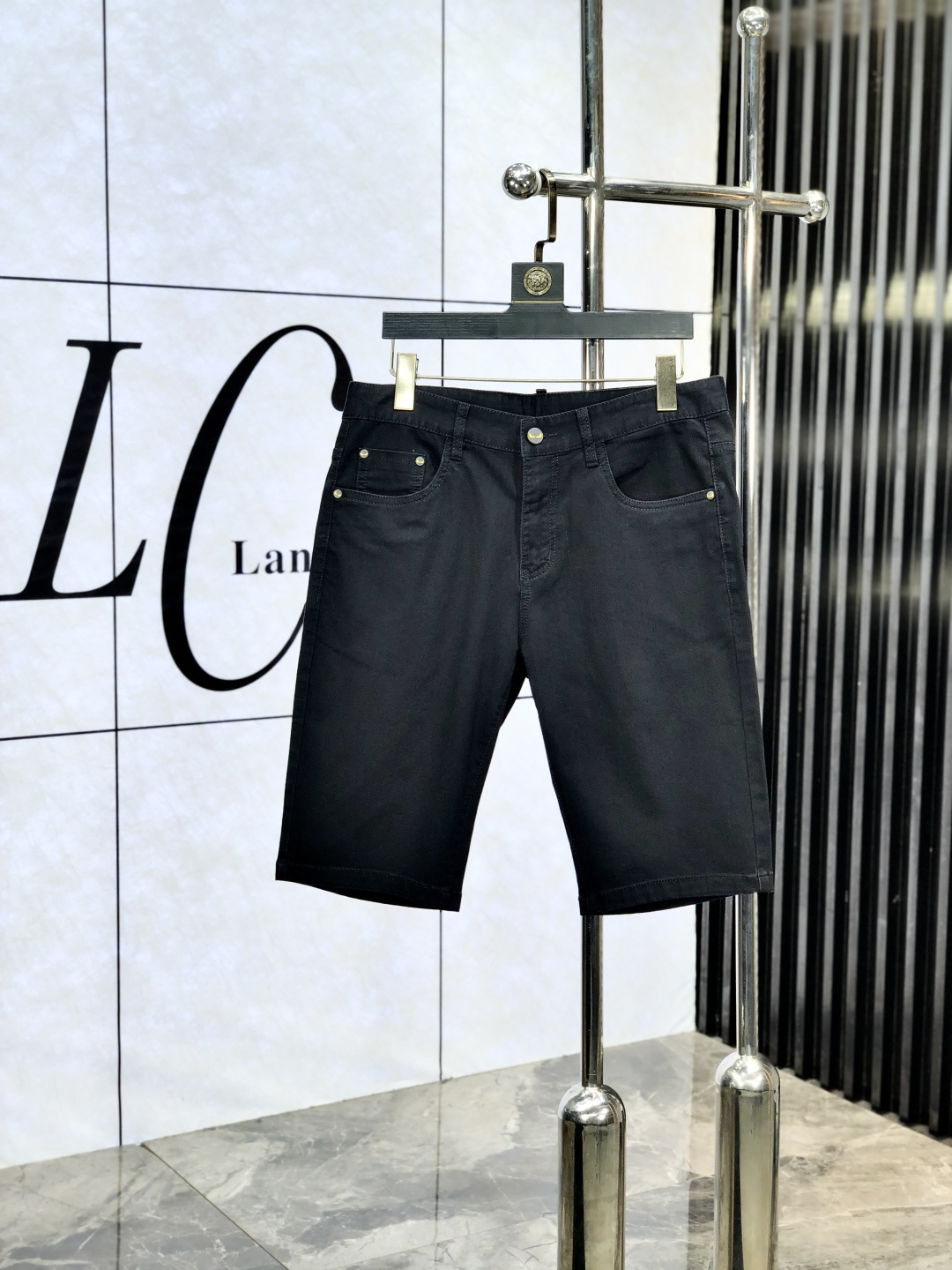 NO:161902,.Fendi. The official counter on the official website is released simultaneously, 2025SS spring and summer new men's casual jeans, original single quality, customized original denim fabric for counter, logo pattern design, original hardware and accessories for b trousers, three-dimensional and clear, realistic effect, c super trendy and personalized, fashionable and stylish upper body!  Trendy men's must-have items, 28-38, fendi, jeans, alexander wang19860909.芬迪.官网专柜同步发售,2025SS春夏新品男士休闲牛仔裤,原单品质,专柜定制原版牛仔面料,logo图案设计,b裤身原版五金辅料装饰,立体清晰,效果逼真,c超级潮流个性,上身时尚有型！潮男必备单品 码数28-38,,fendi,jeans,alexander wang,Men's clothing